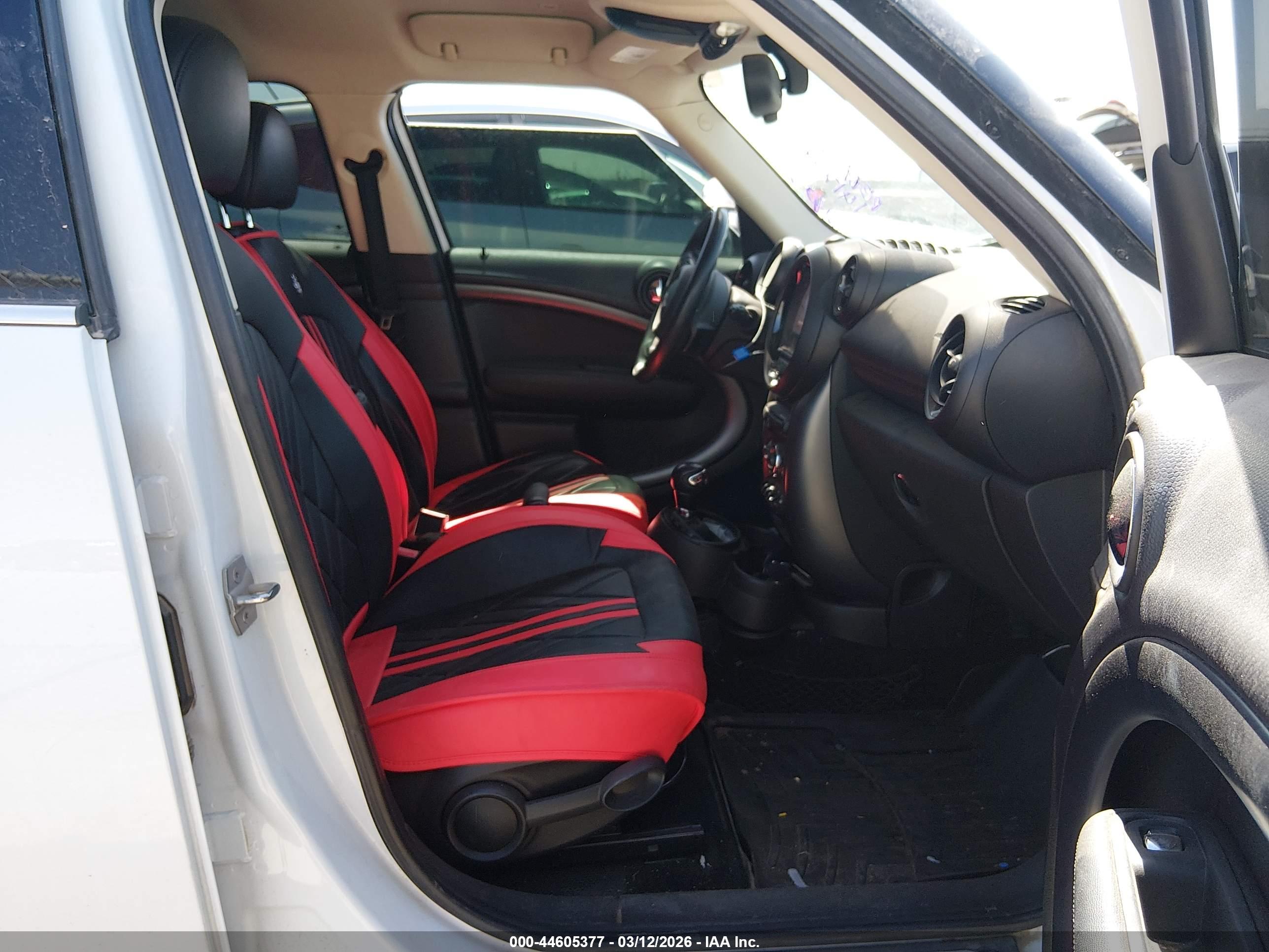 MINI COUNTRYMAN image 5