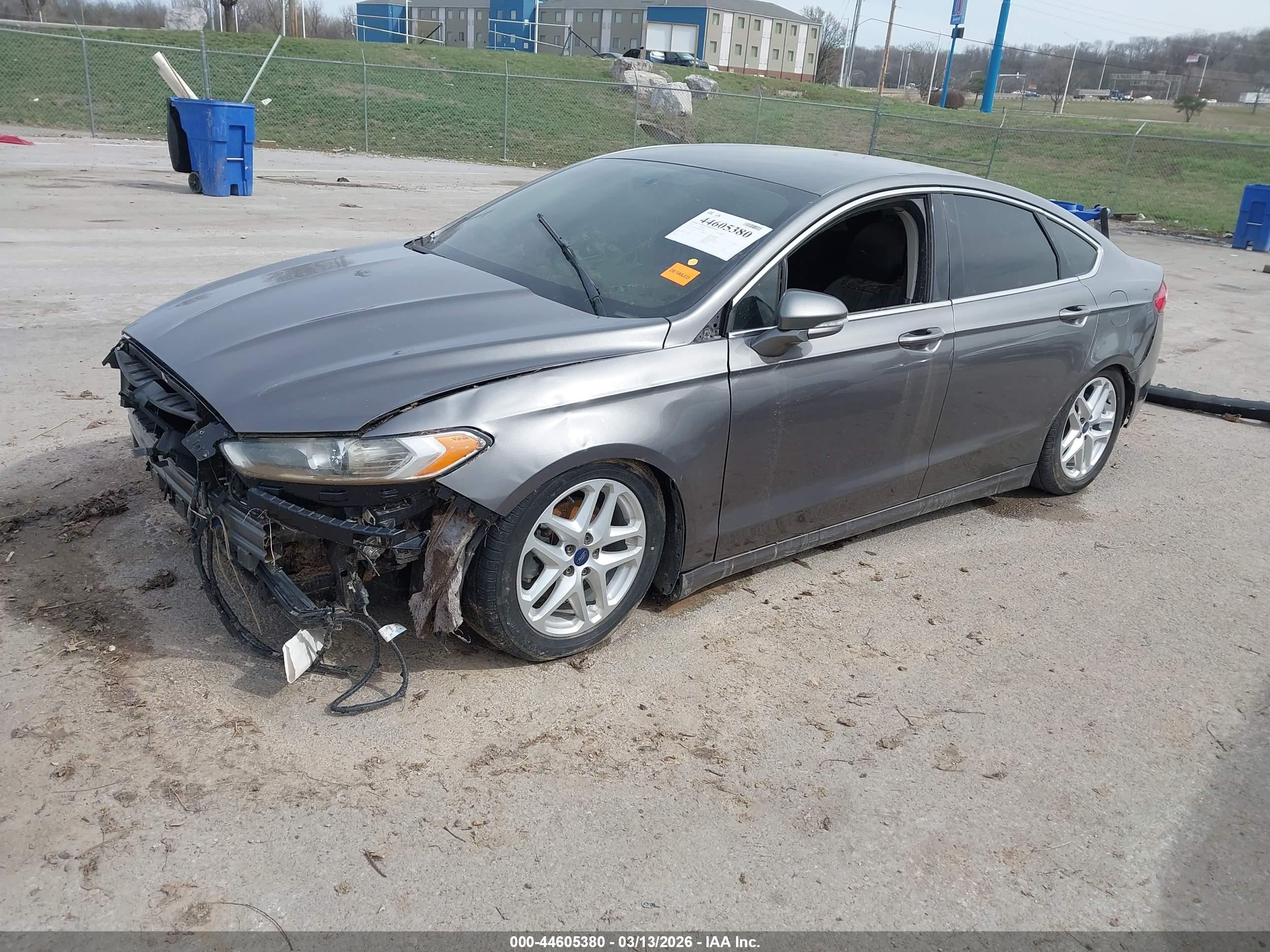FORD FUSION image 2