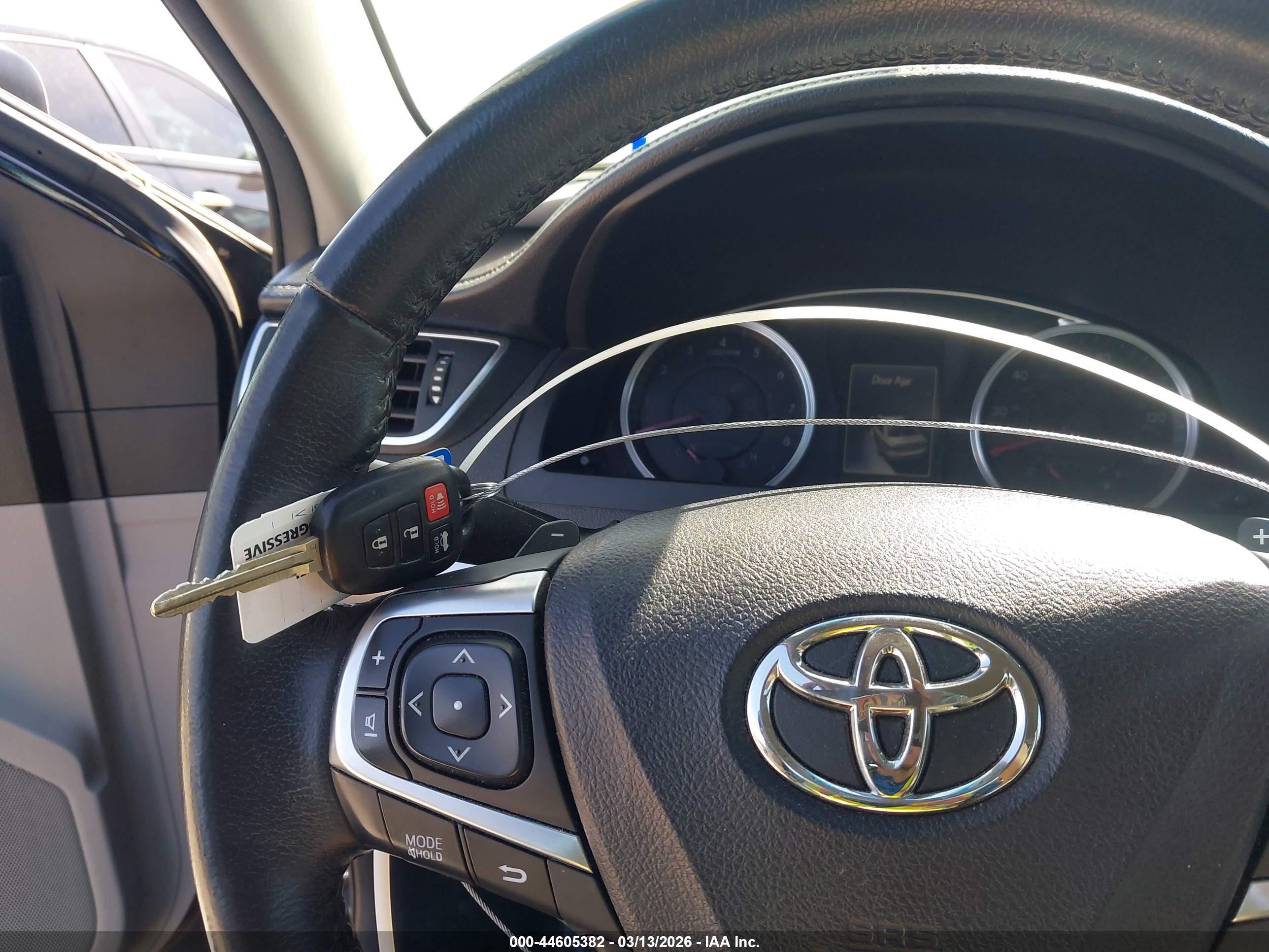 TOYOTA CAMRY image 11