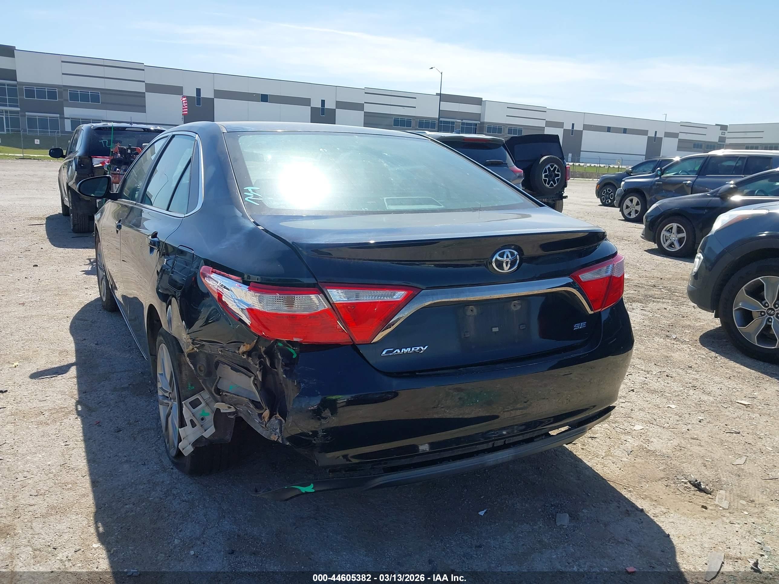 TOYOTA CAMRY image 3