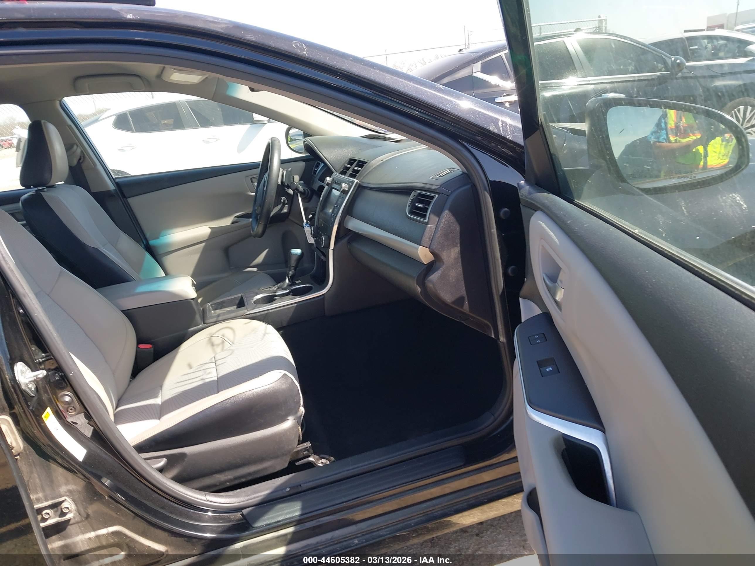 TOYOTA CAMRY image 5