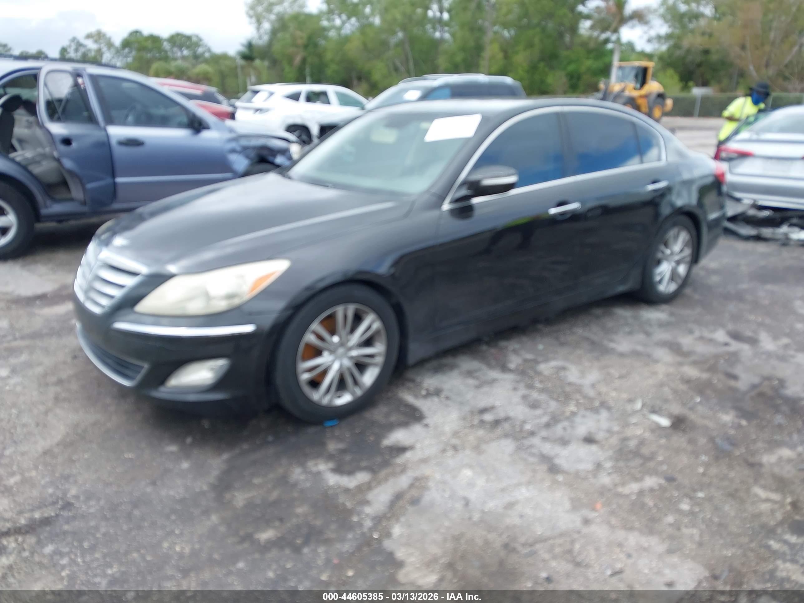 HYUNDAI GENESIS image 2