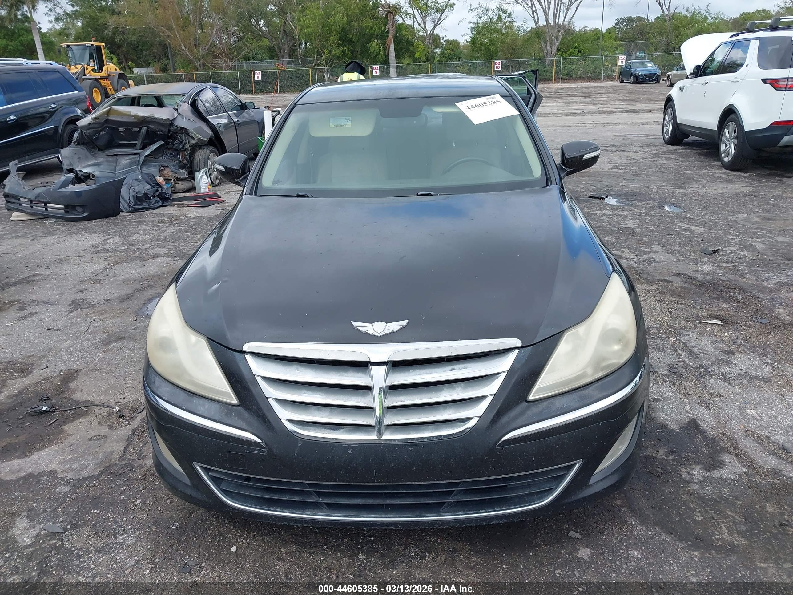 HYUNDAI GENESIS image 6