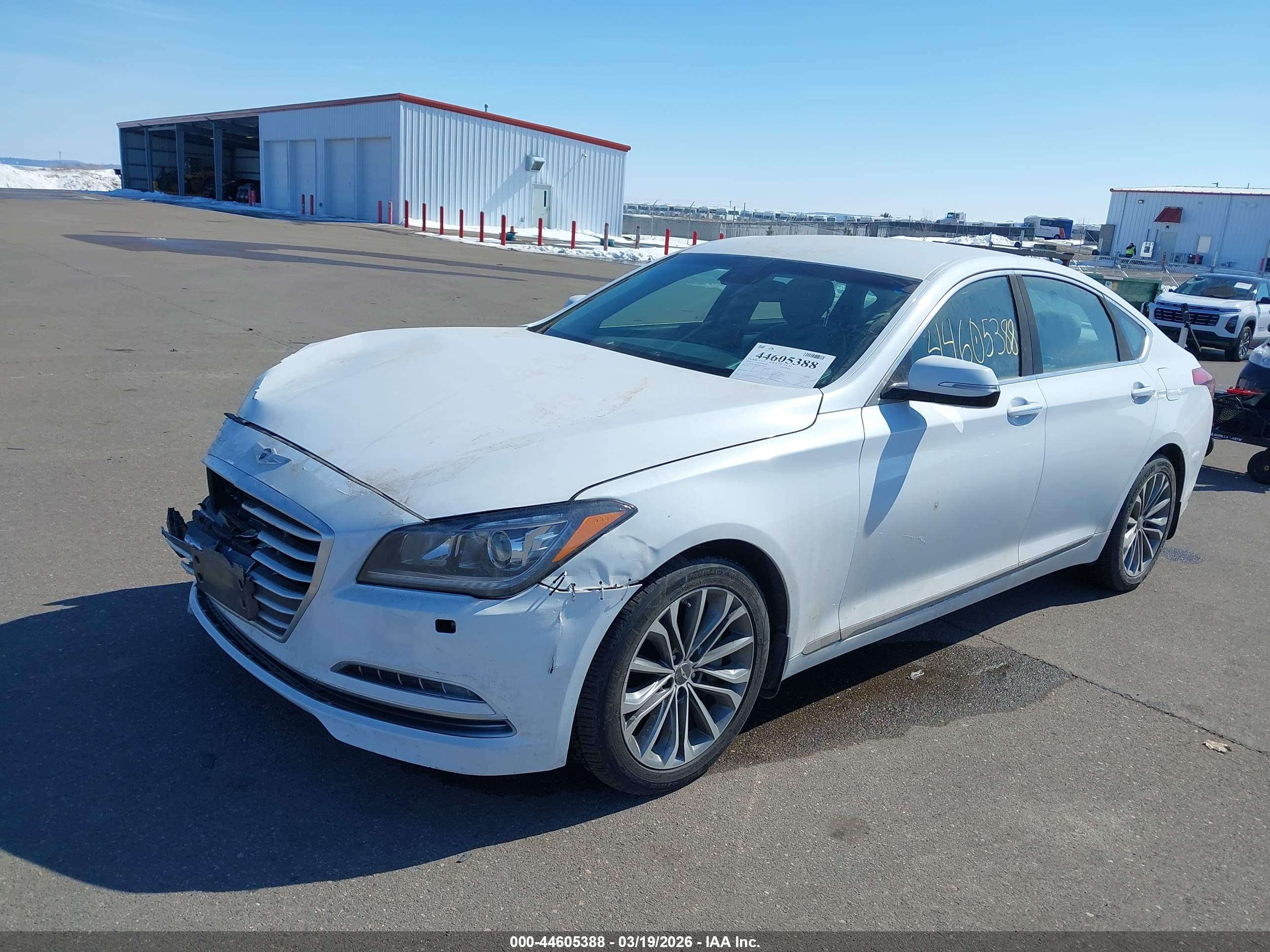 HYUNDAI GENESIS image 2