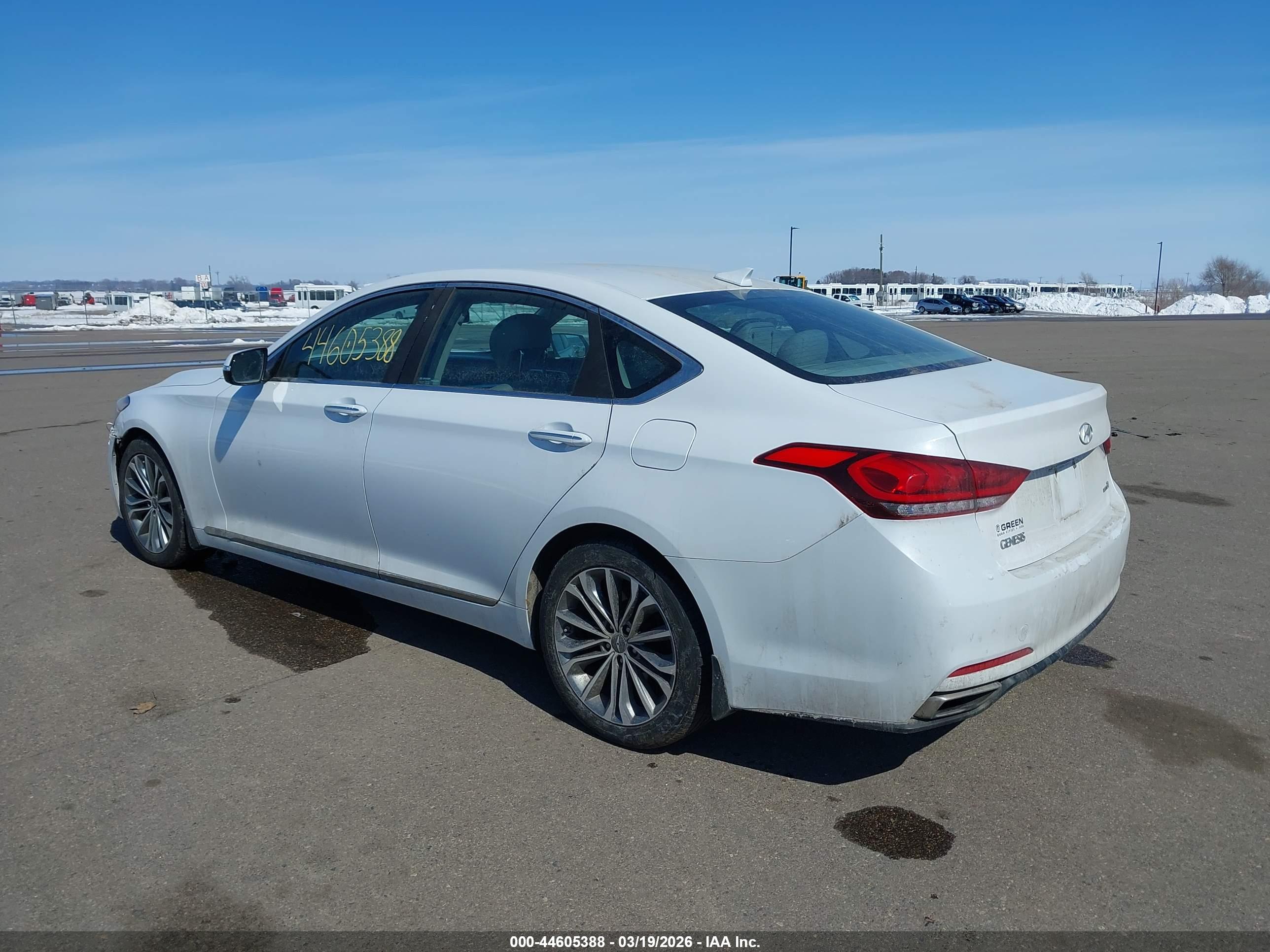 HYUNDAI GENESIS image 3