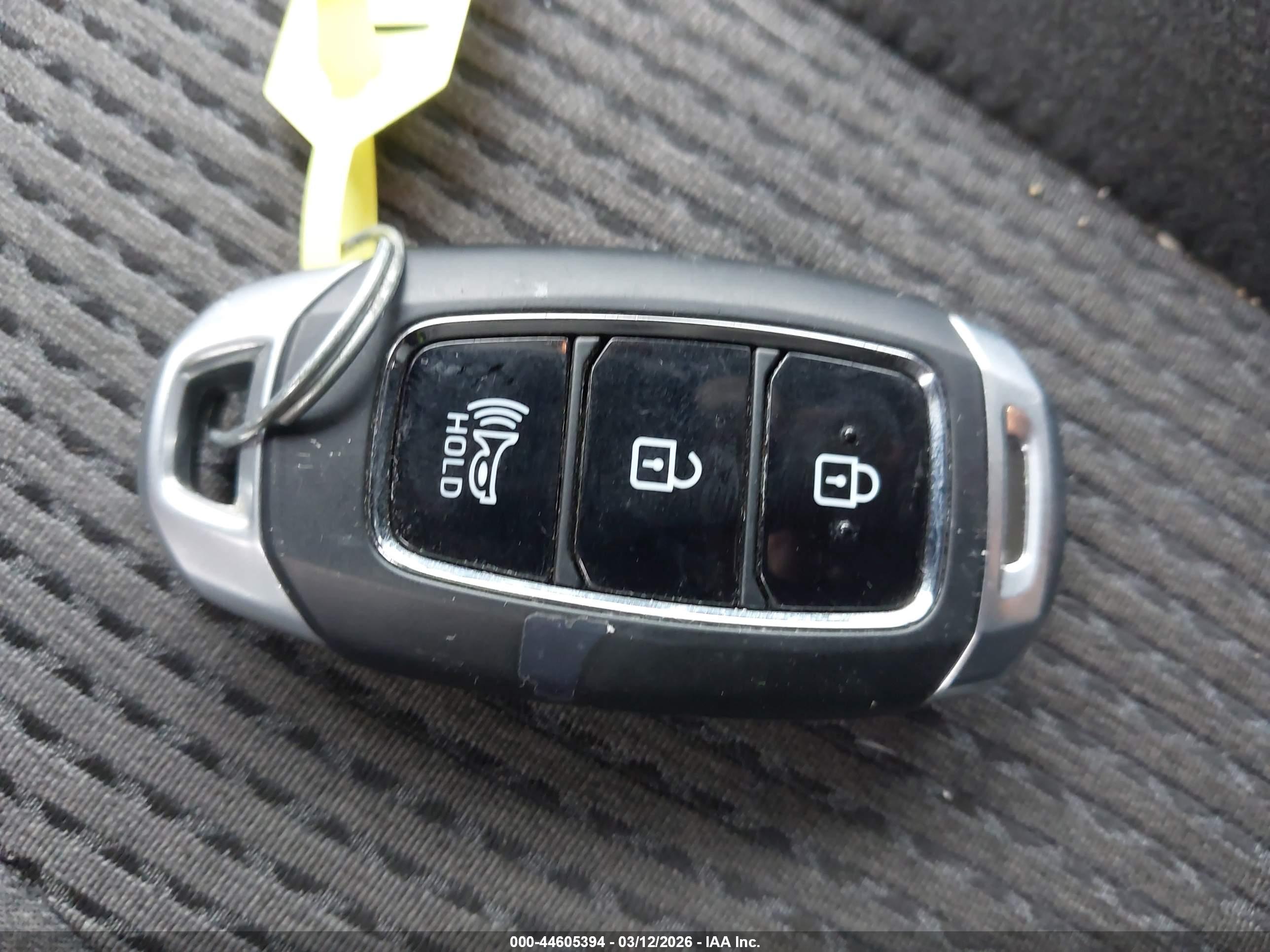 HYUNDAI SANTA image 11