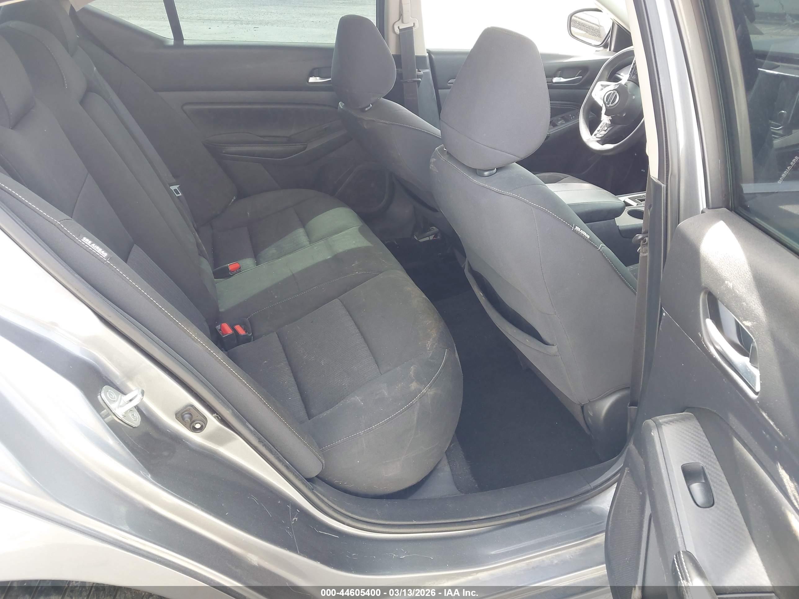 NISSAN ALTIMA image 8