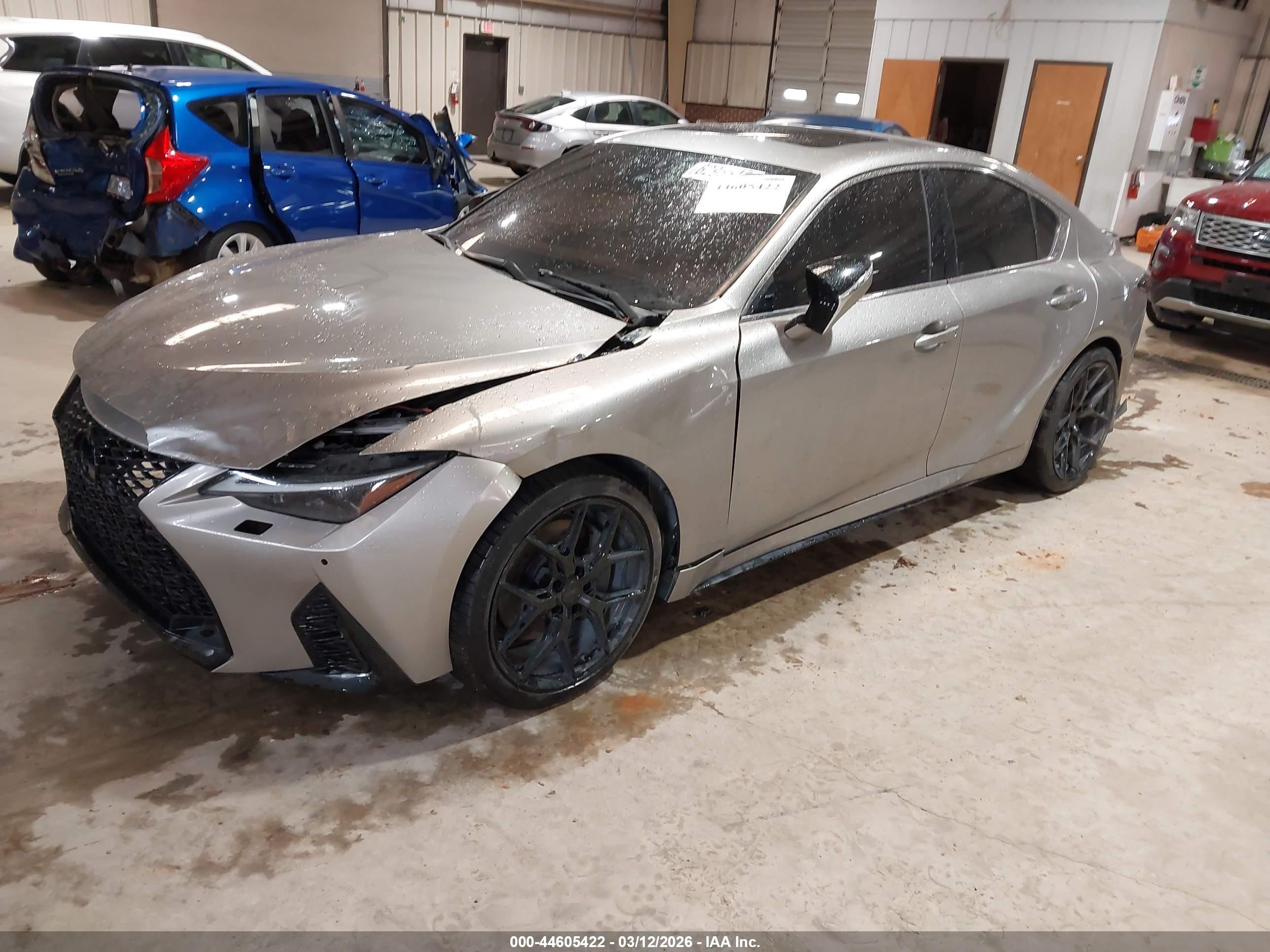 LEXUS IS image 2