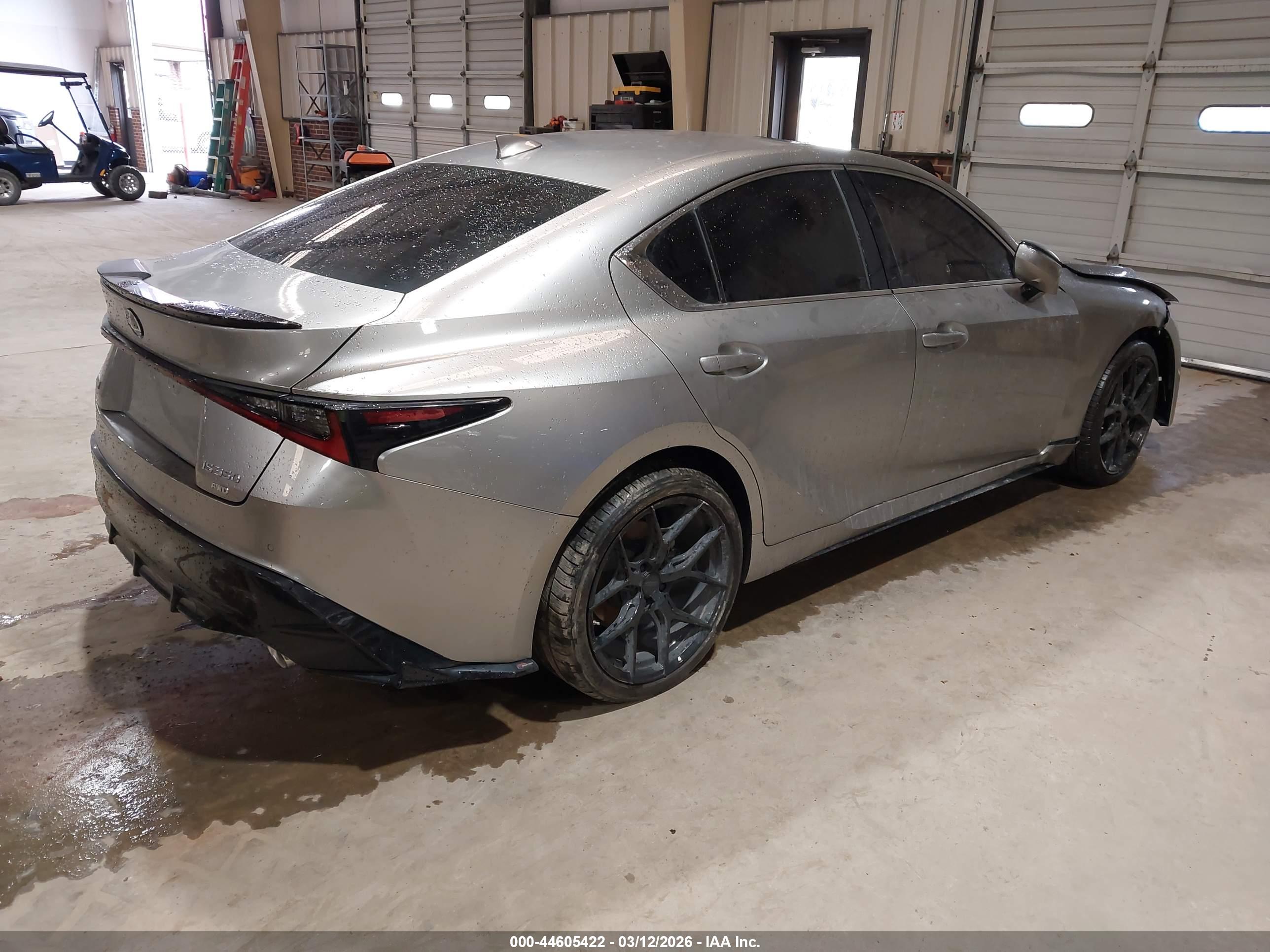 LEXUS IS image 4