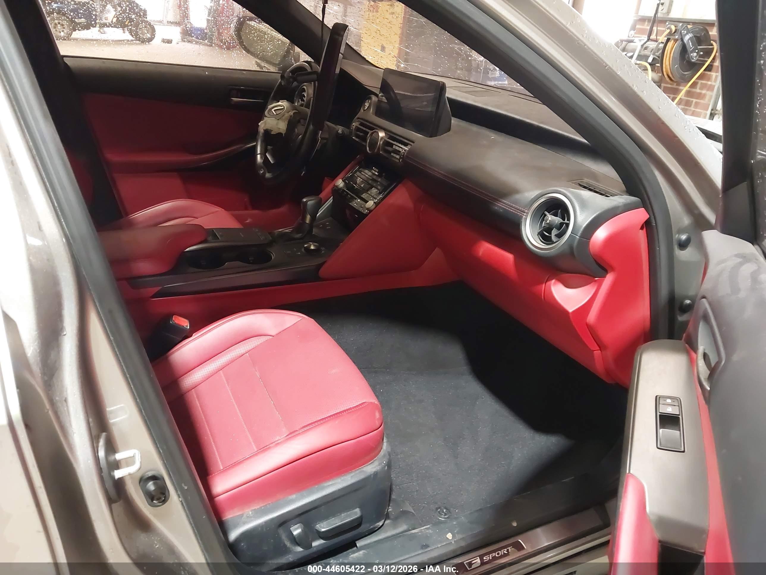 LEXUS IS image 5