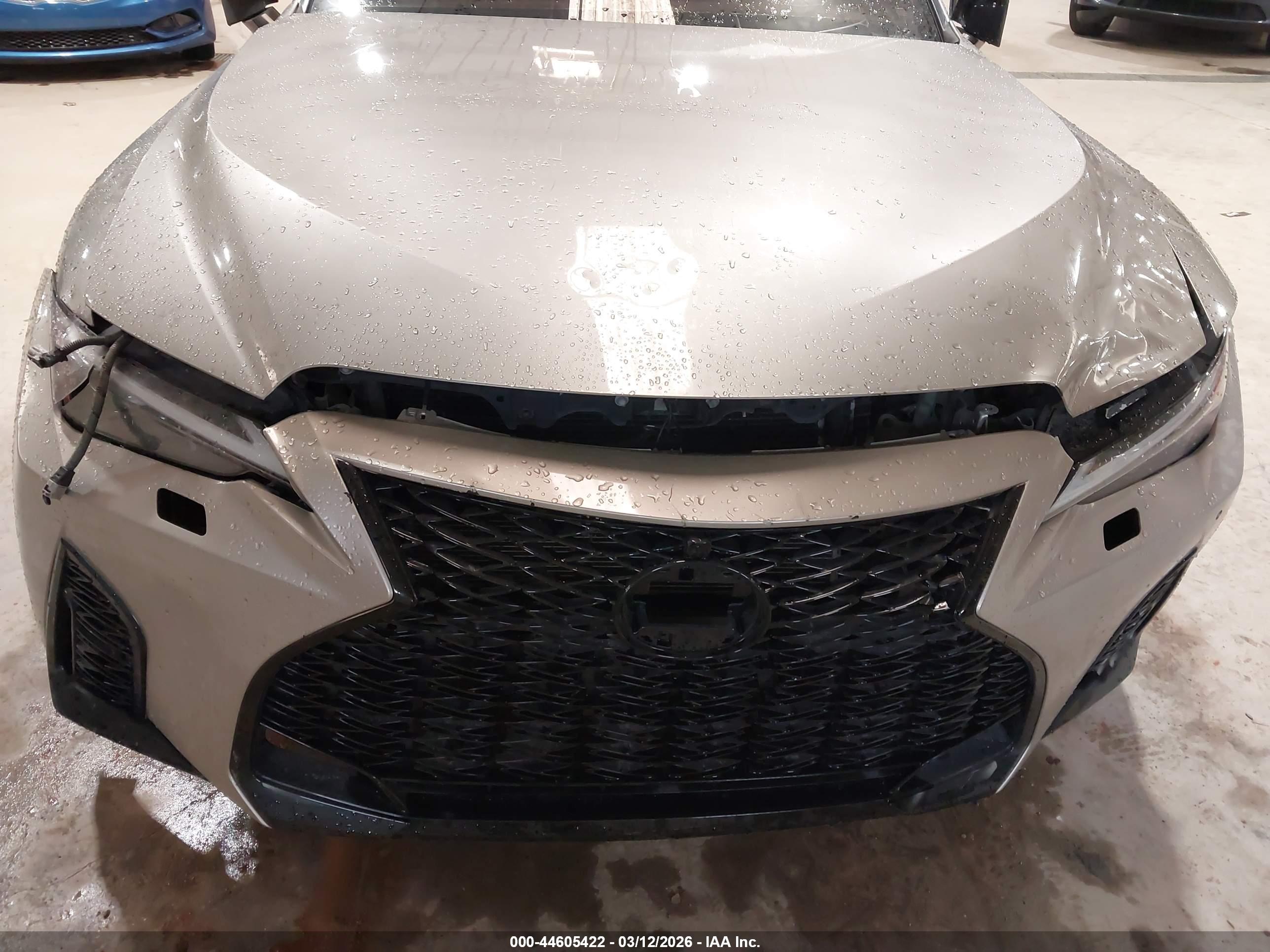 LEXUS IS image 6