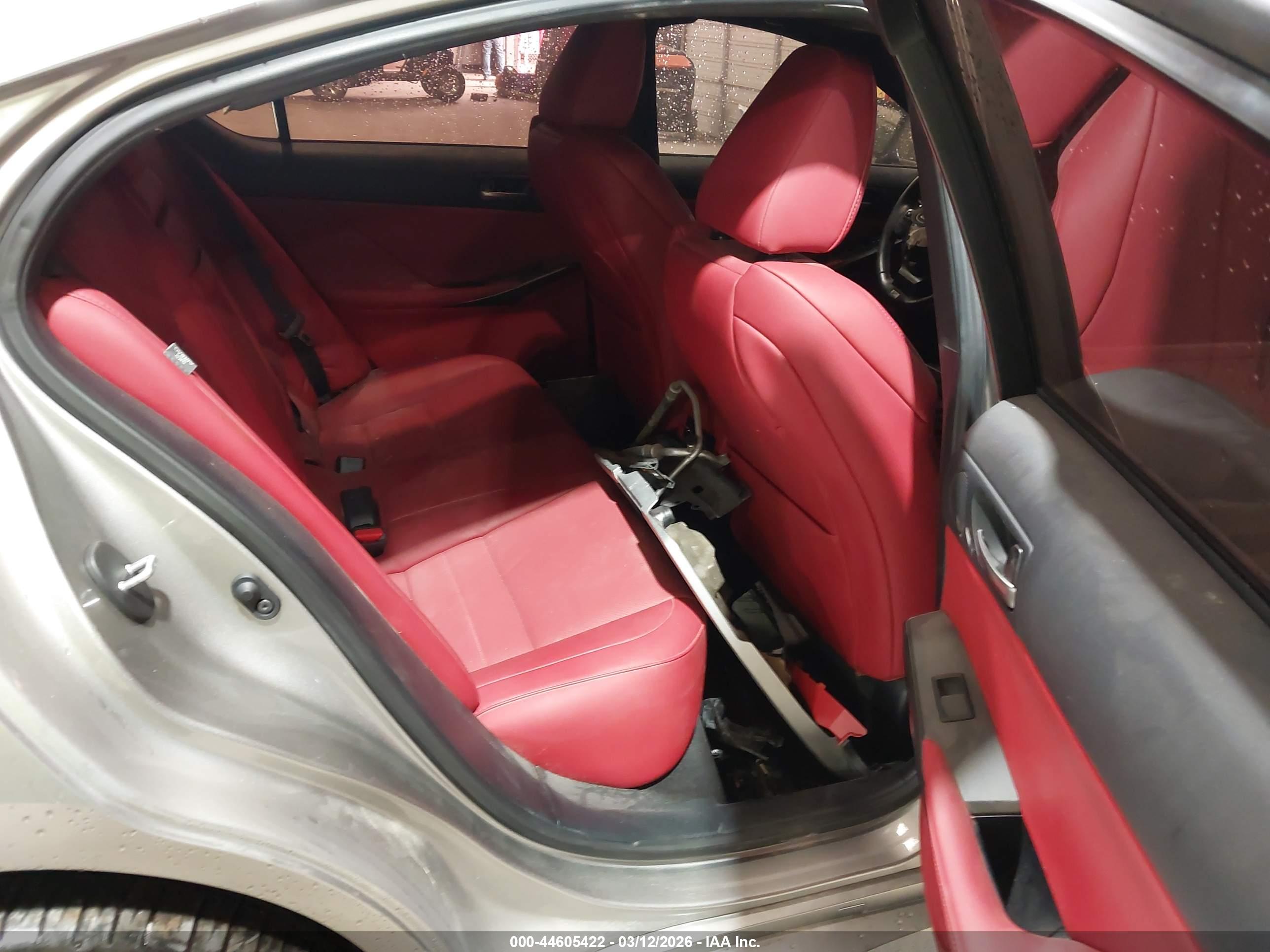LEXUS IS image 8