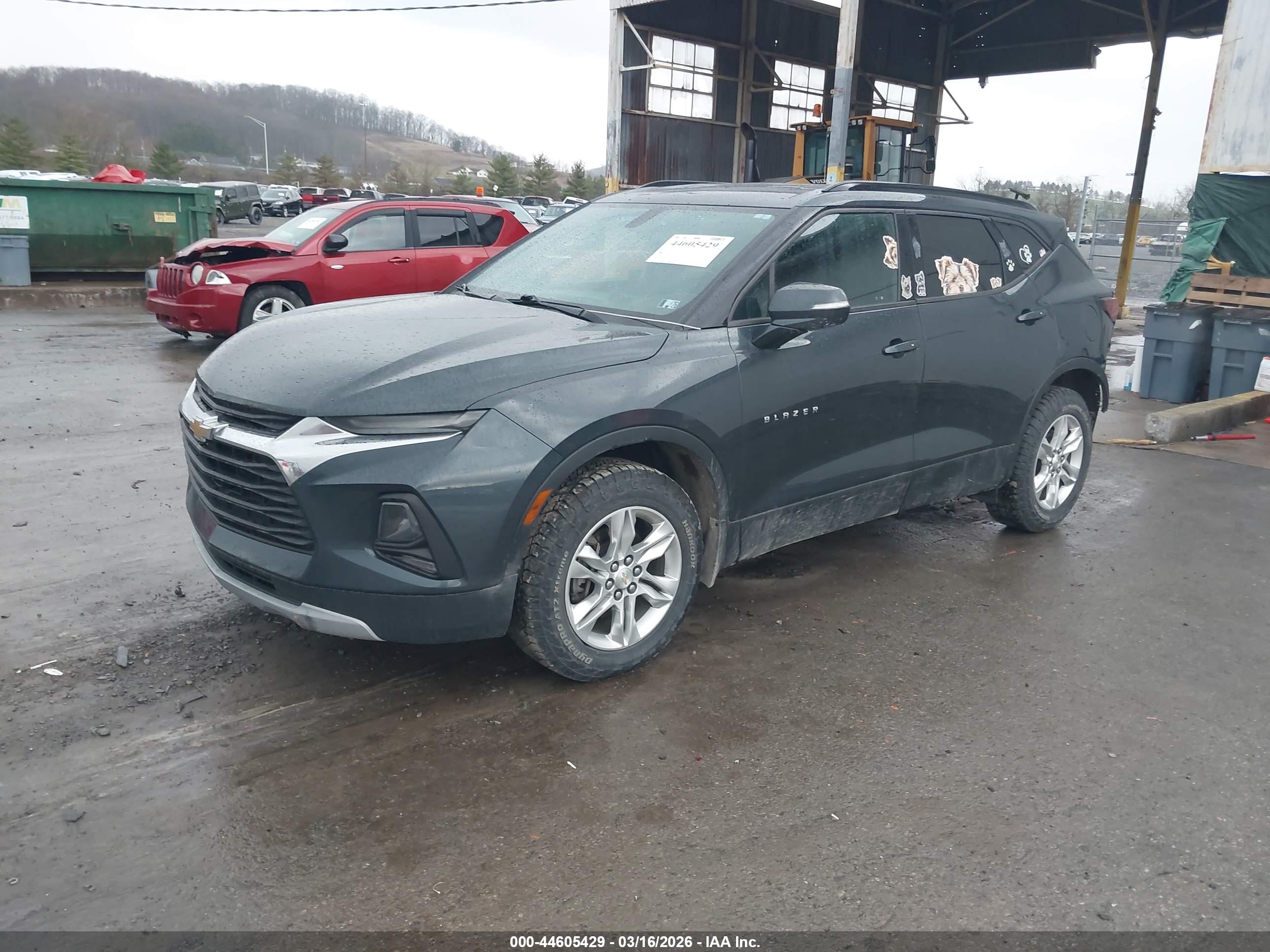 CHEVROLET BLAZER image 2