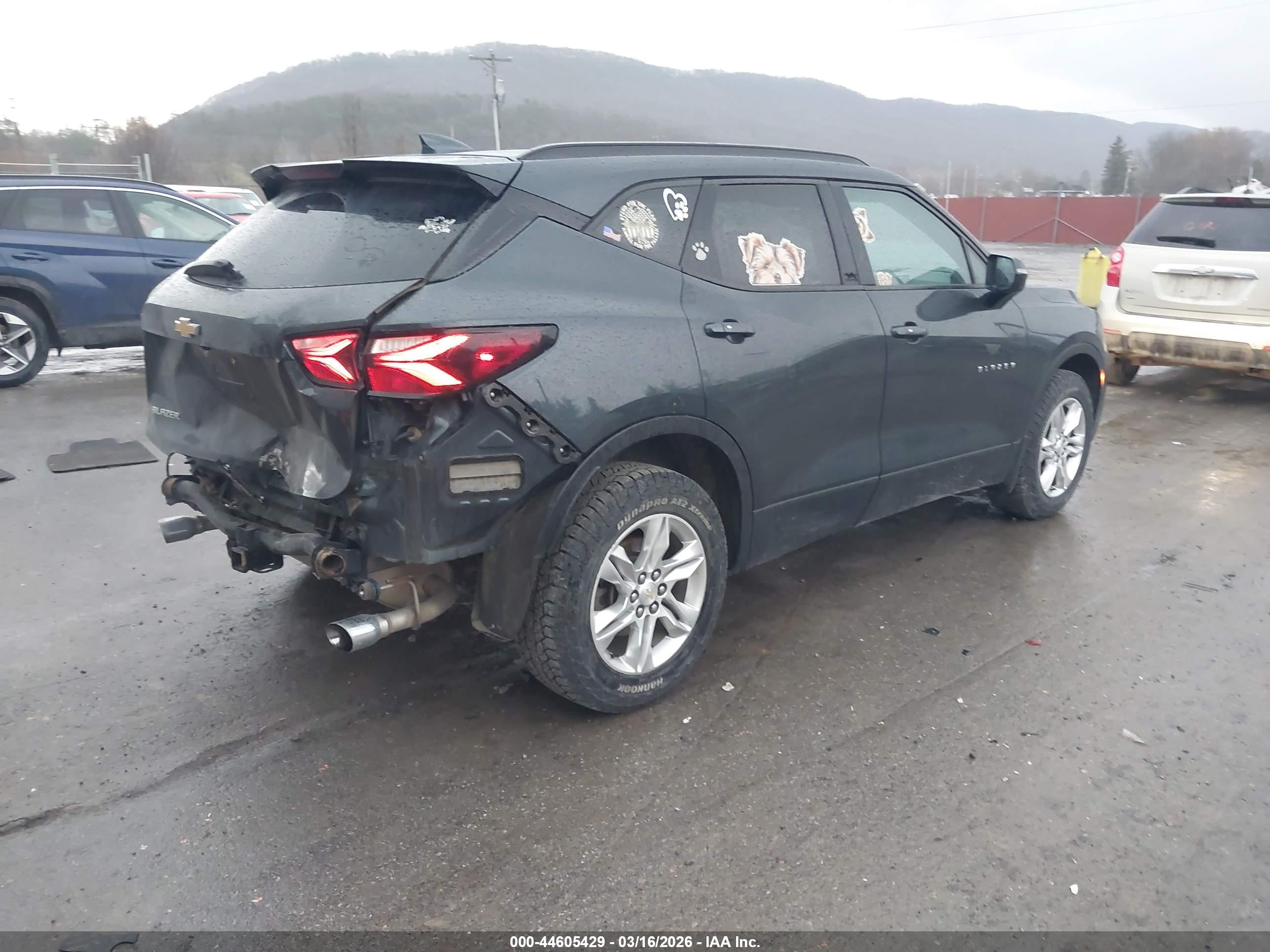 CHEVROLET BLAZER image 4
