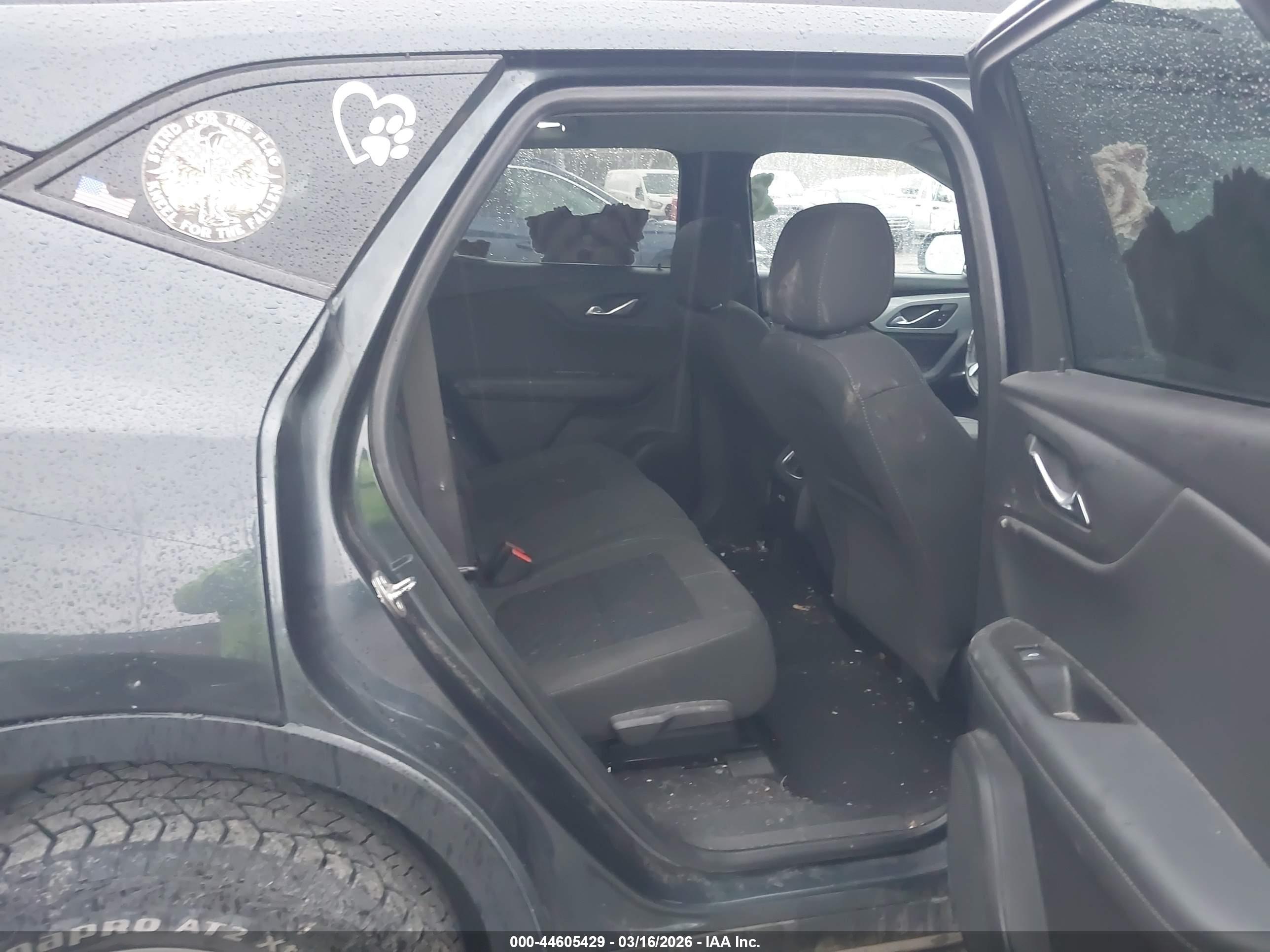 CHEVROLET BLAZER image 8