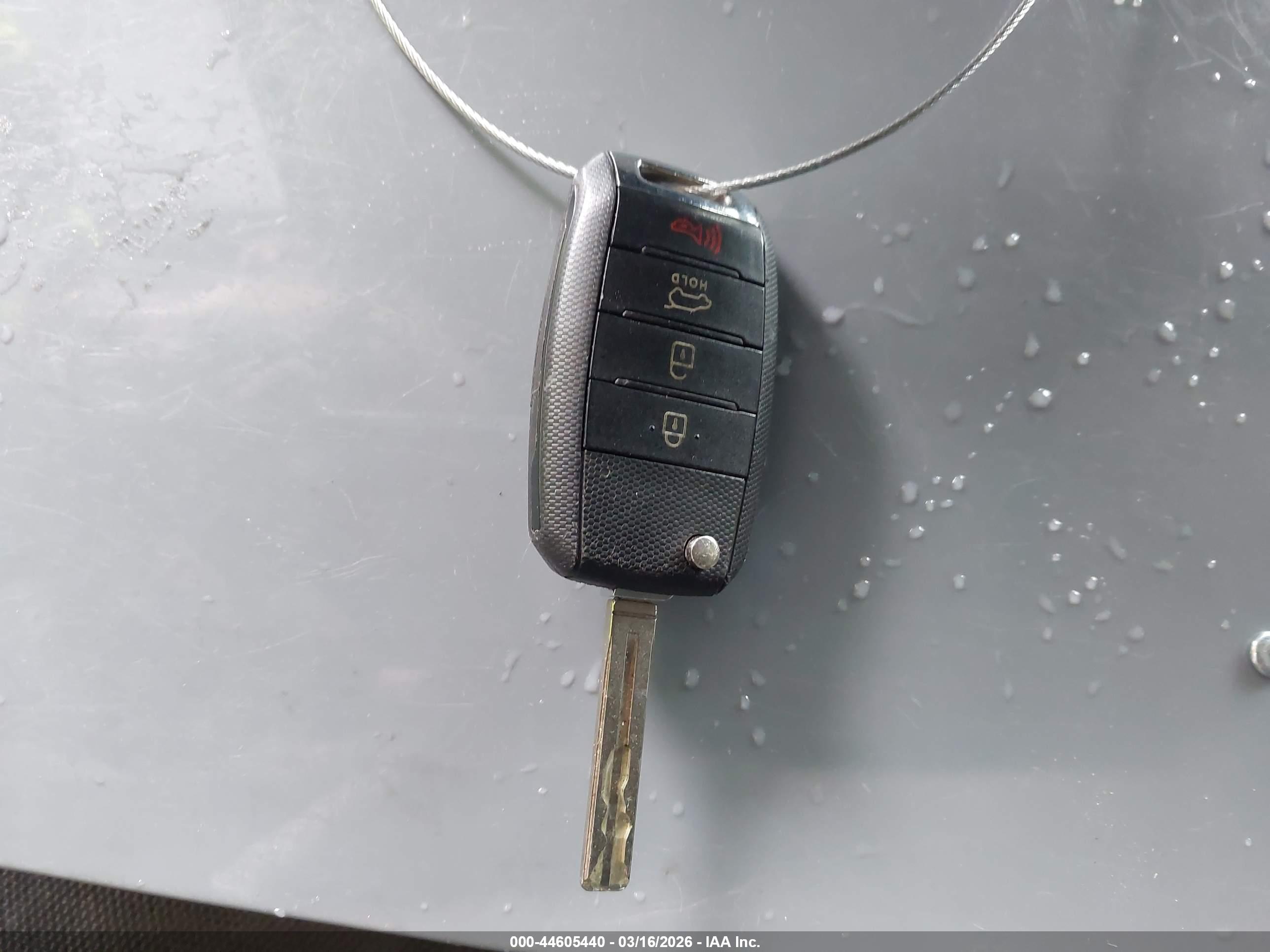 KIA SPORTAGE image 11