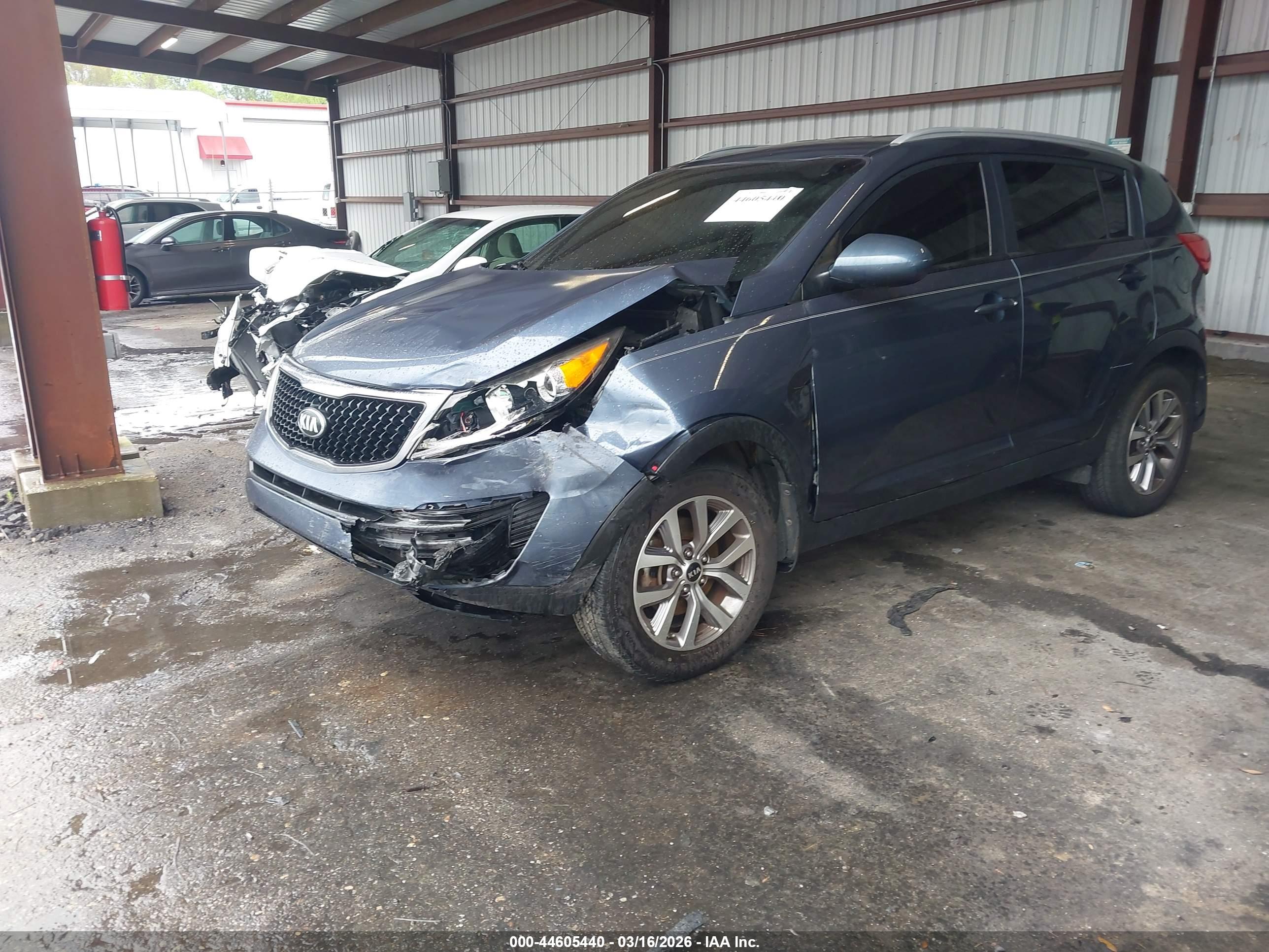 KIA SPORTAGE image 2