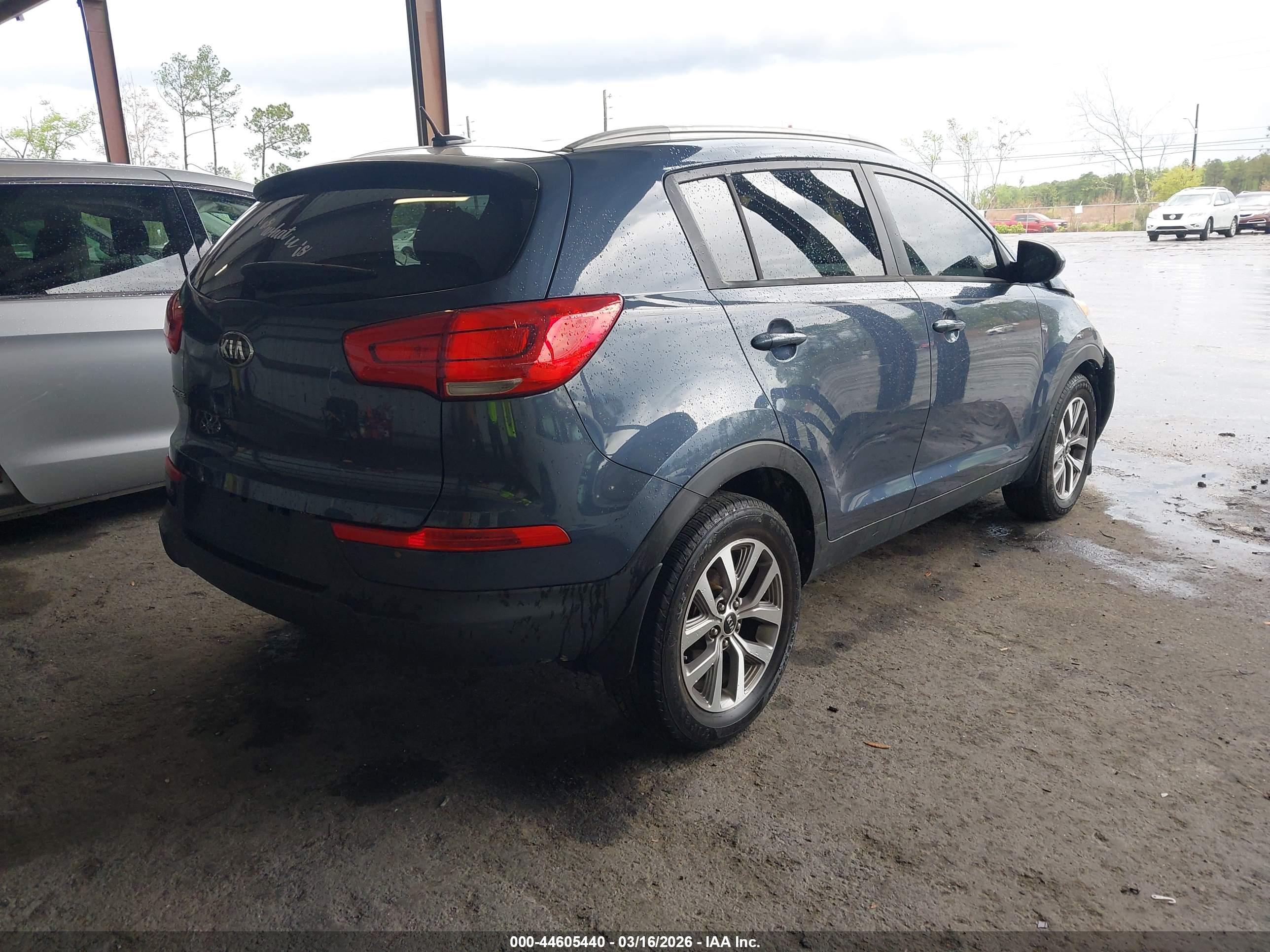 KIA SPORTAGE image 4