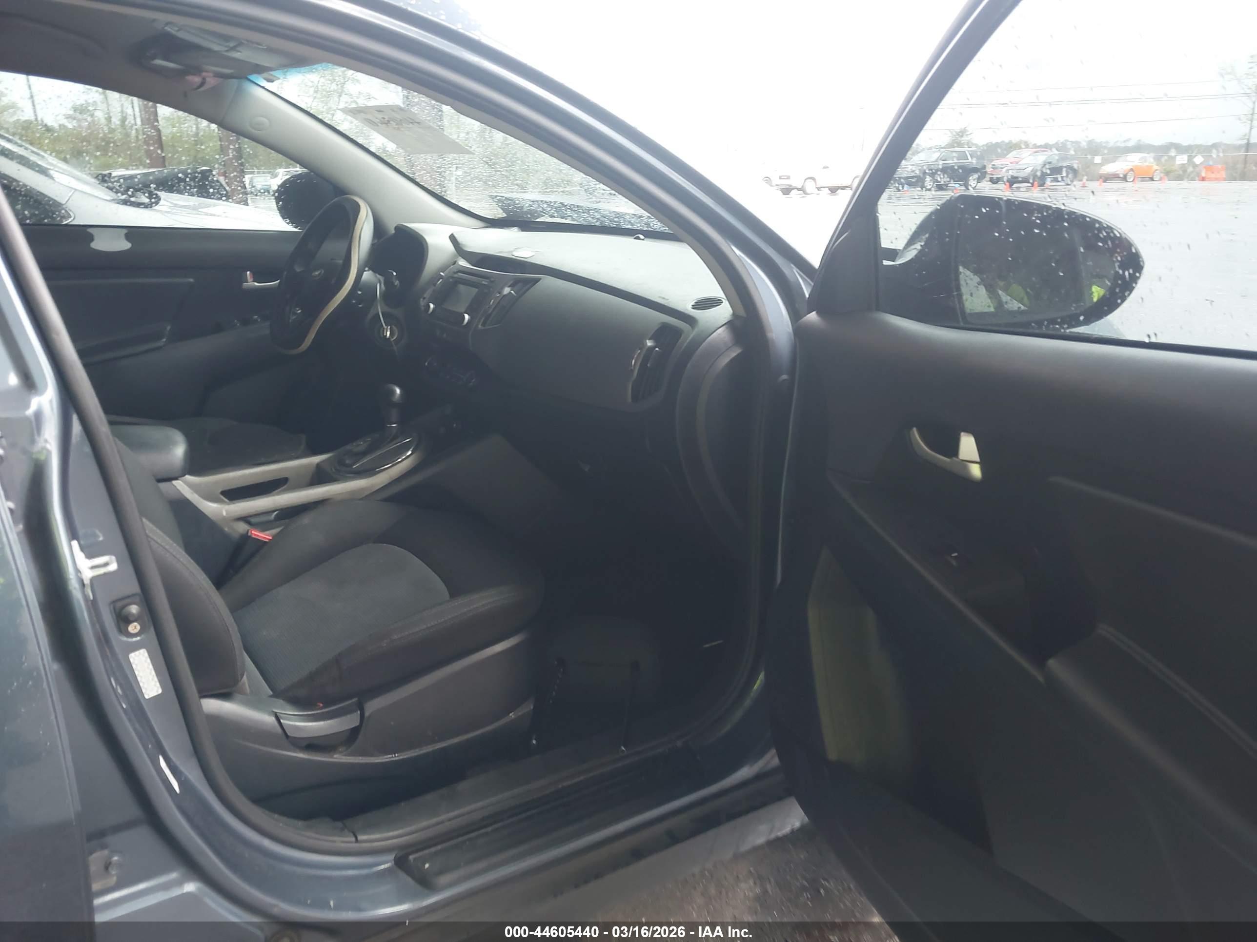 KIA SPORTAGE image 5