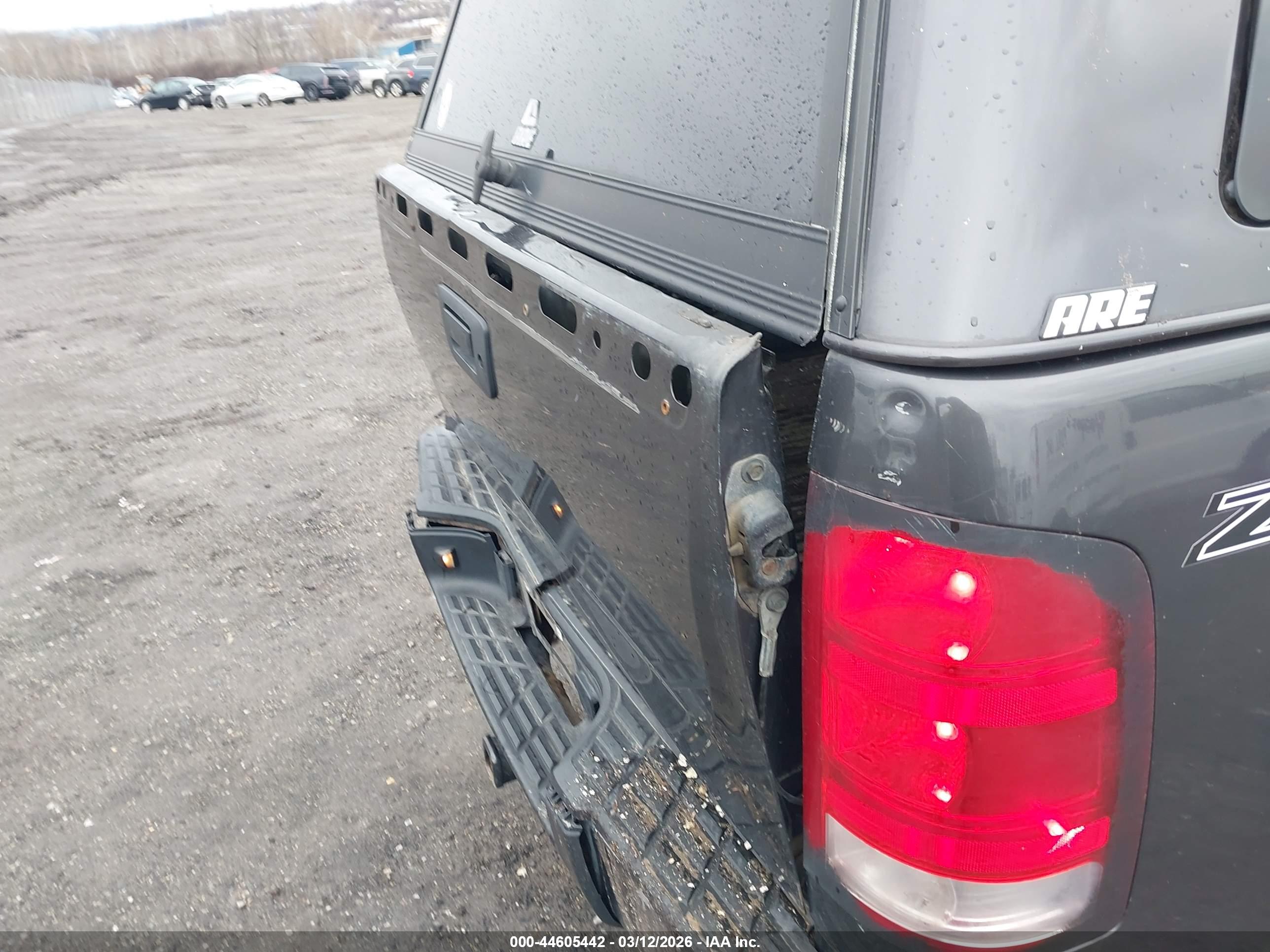 GMC SIERRA image 6