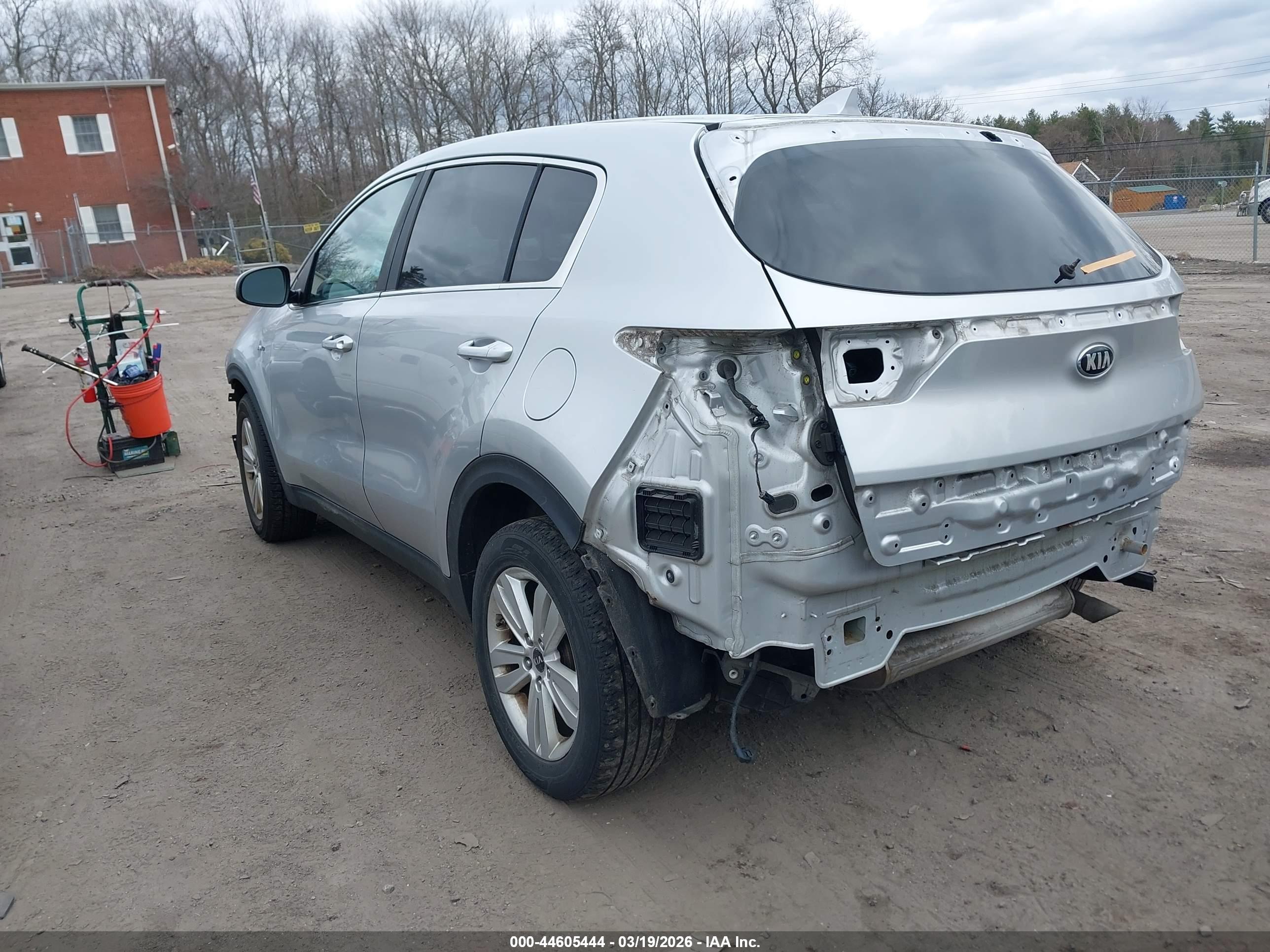 KIA SPORTAGE image 3