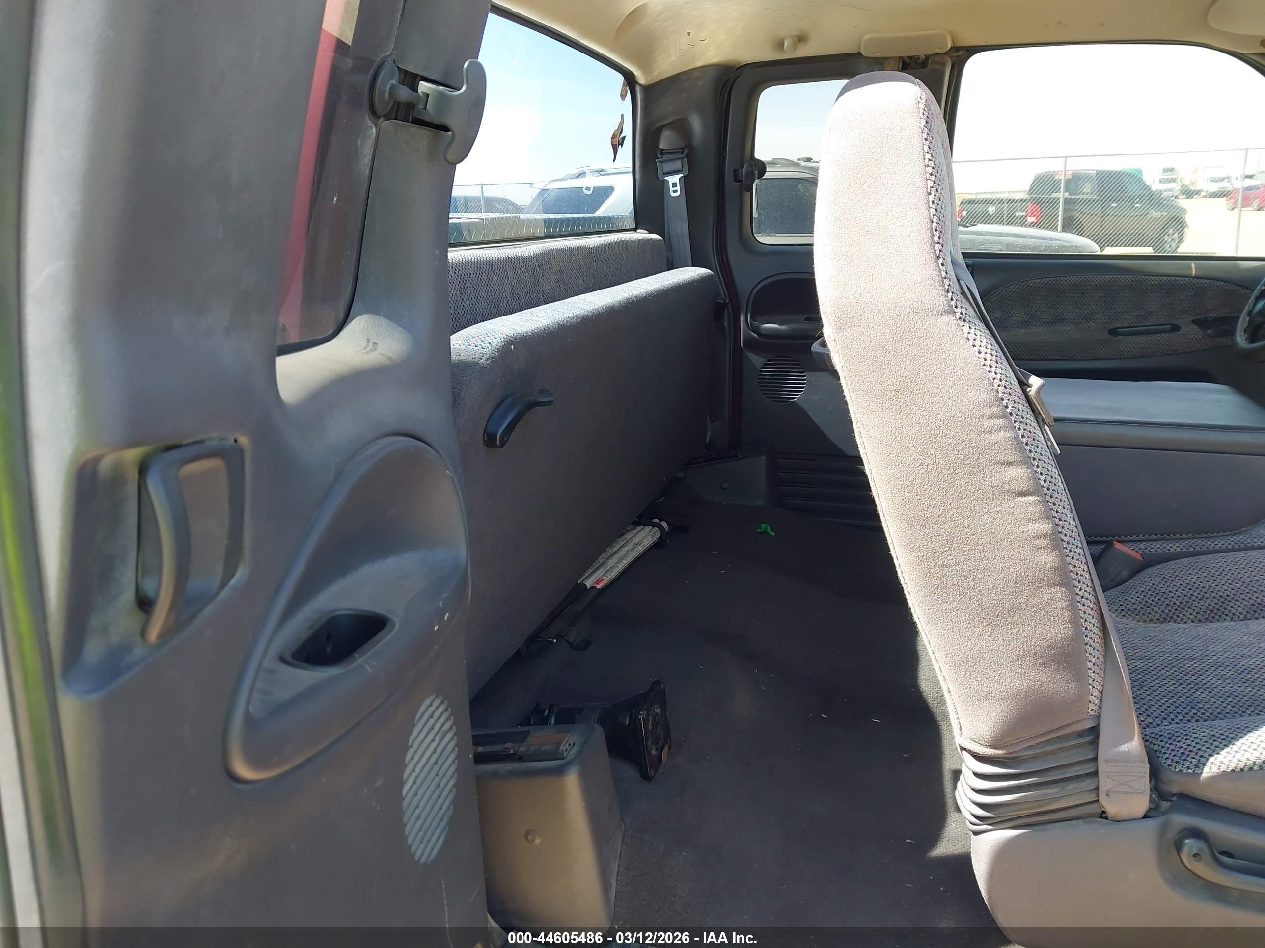 DODGE RAM image 8