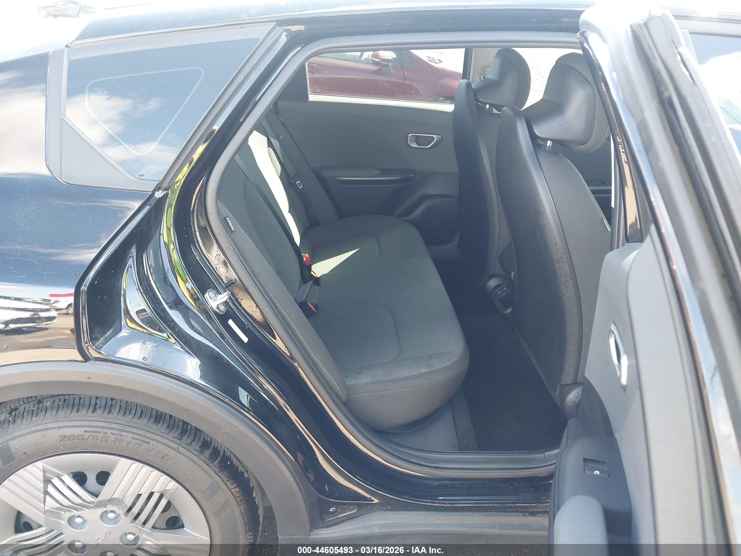 KIA K4 image 8