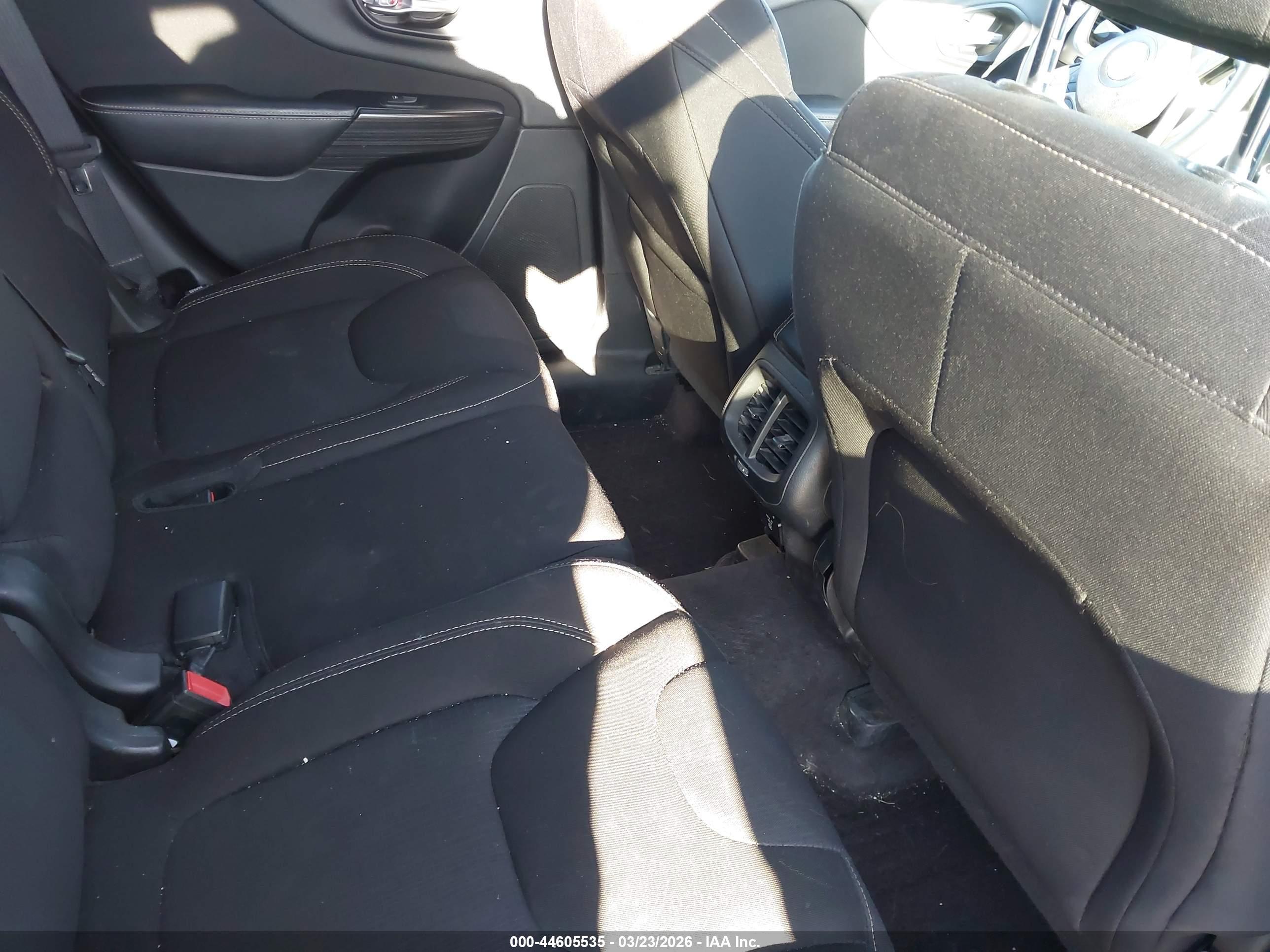 JEEP CHEROKEE image 8