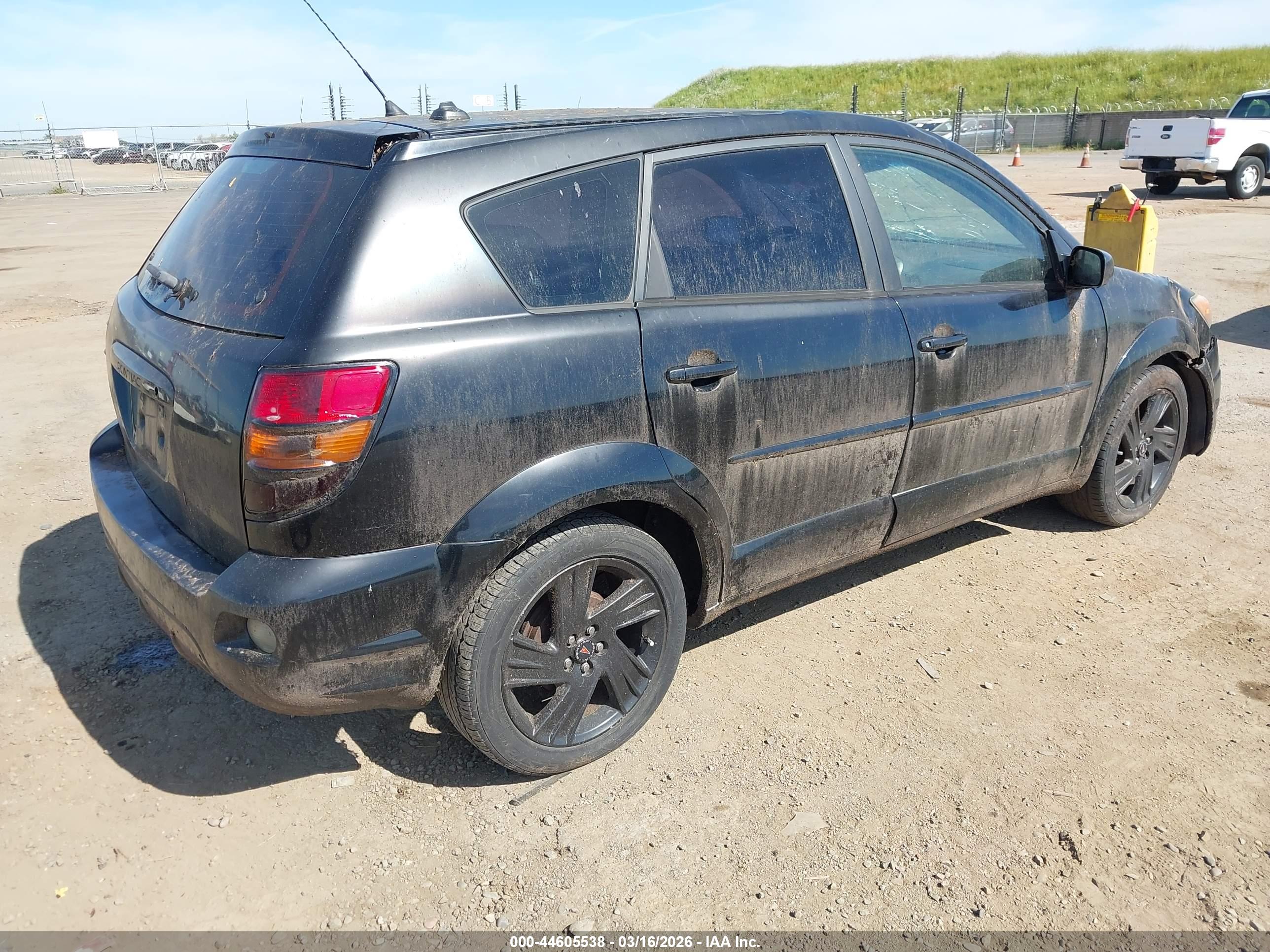 PONTIAC VIBE image 4