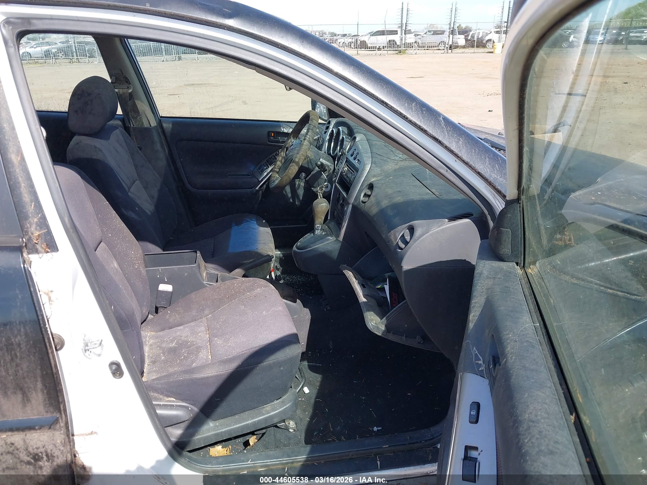 PONTIAC VIBE image 5