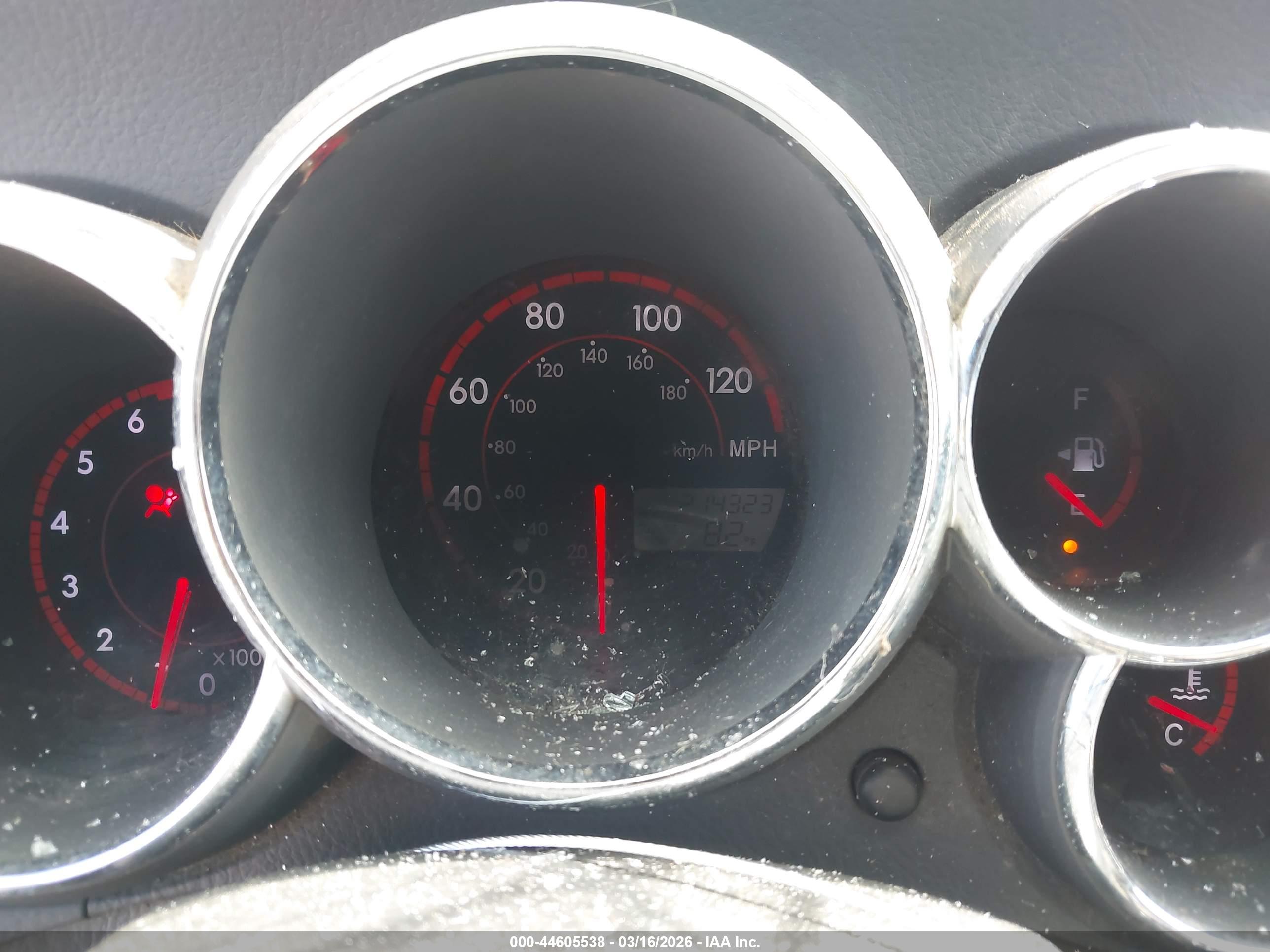 PONTIAC VIBE image 7
