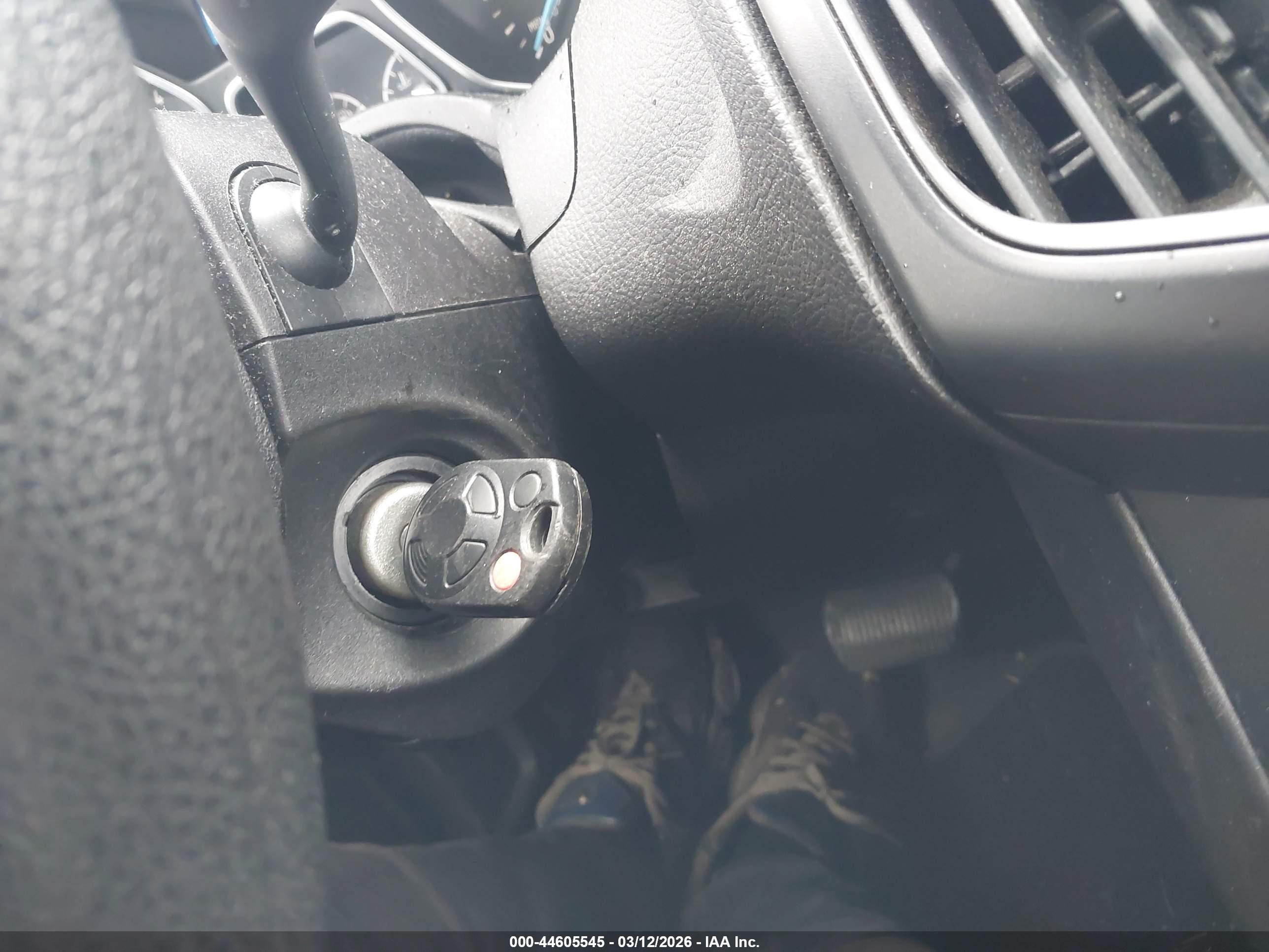 FORD FOCUS image 11