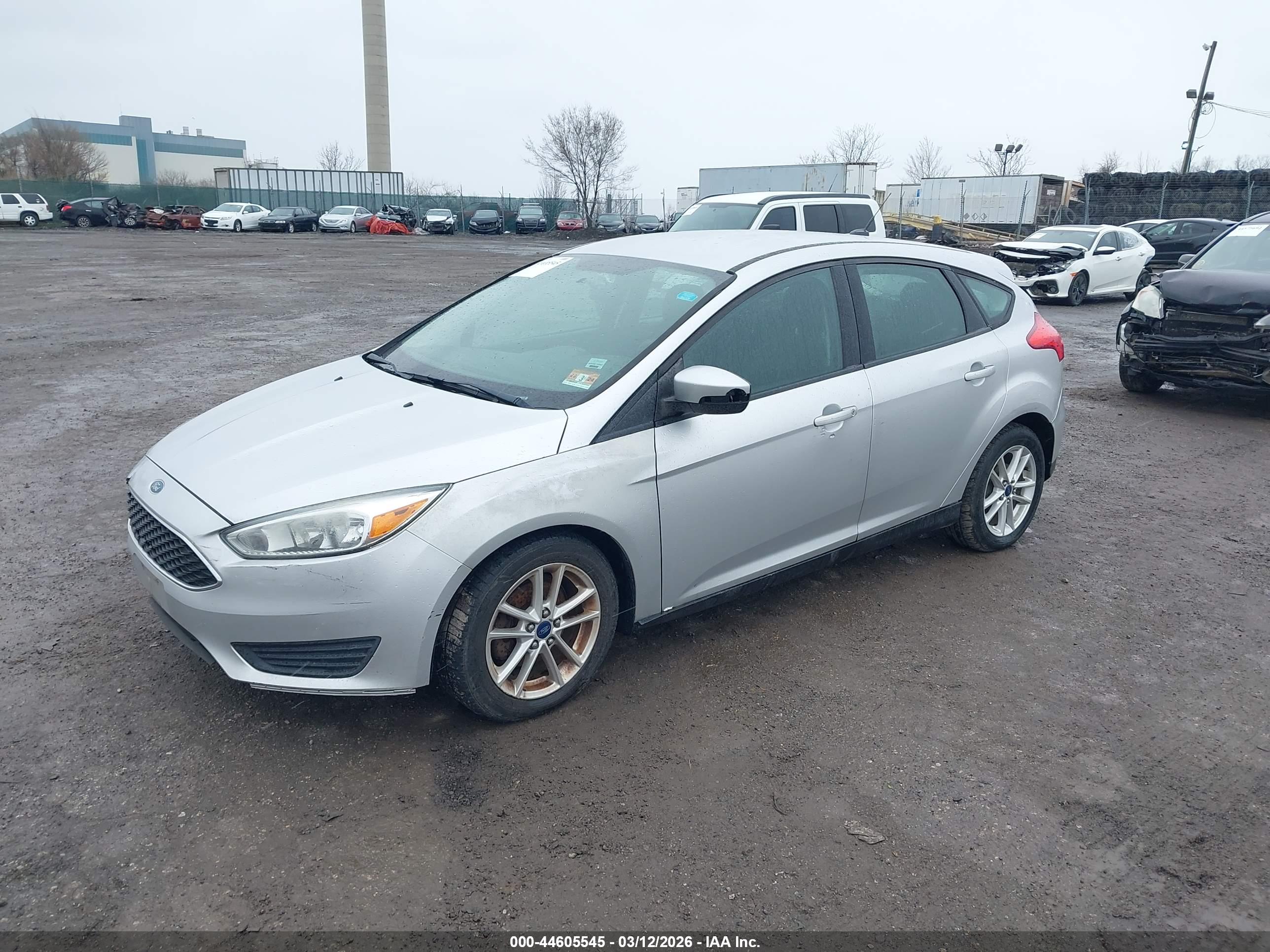 FORD FOCUS image 2