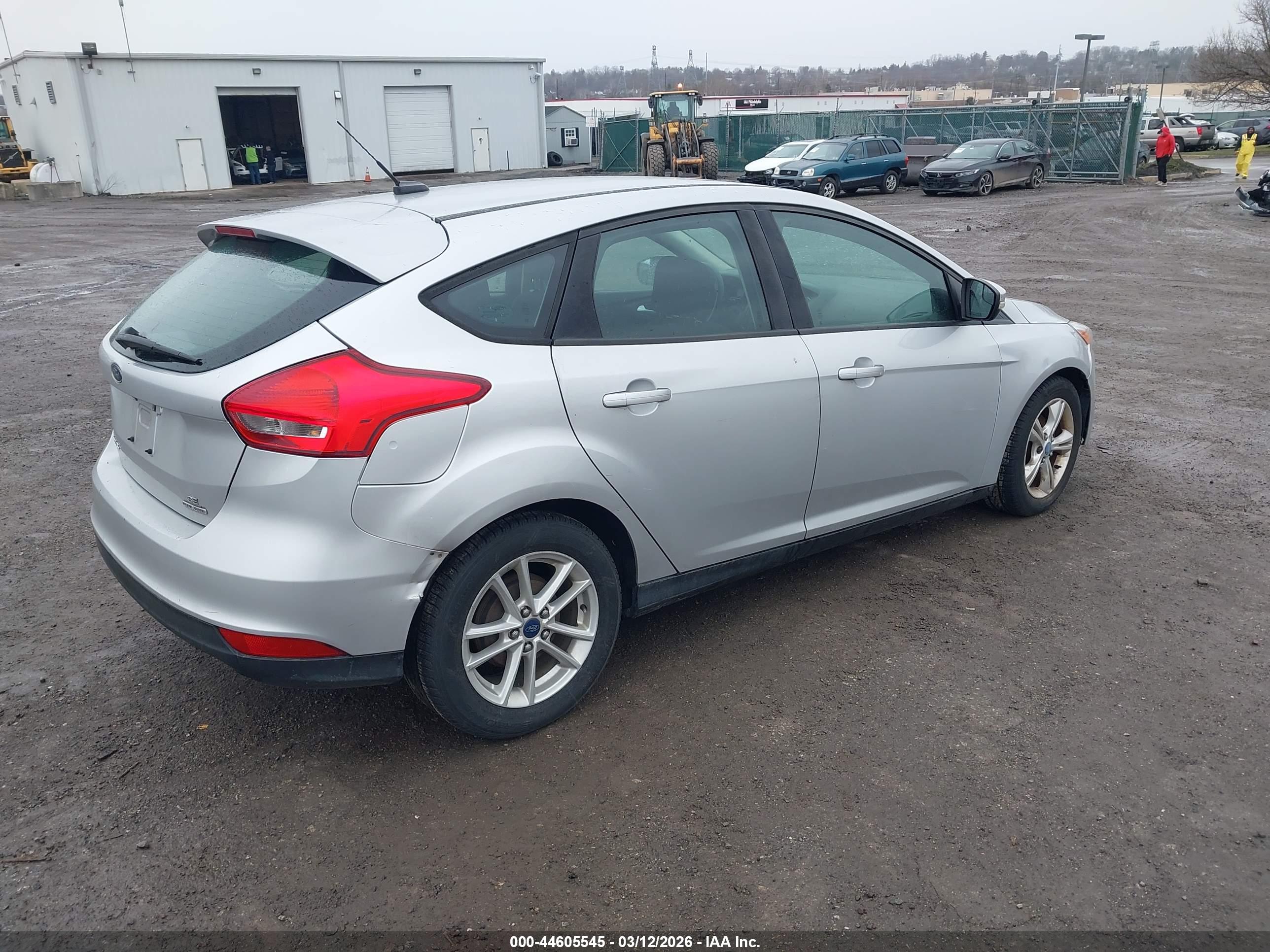 FORD FOCUS image 4