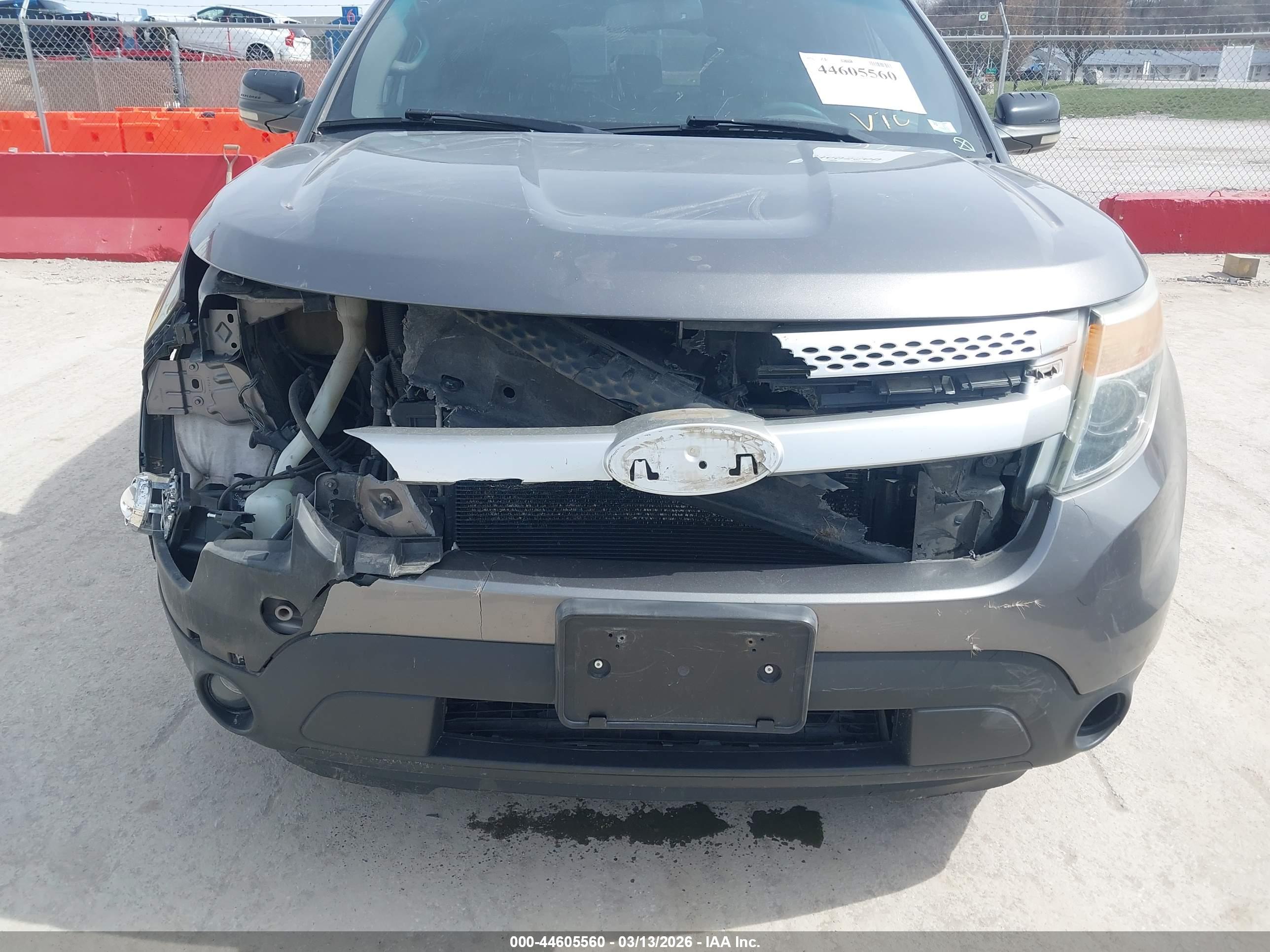 FORD EXPLORER image 6