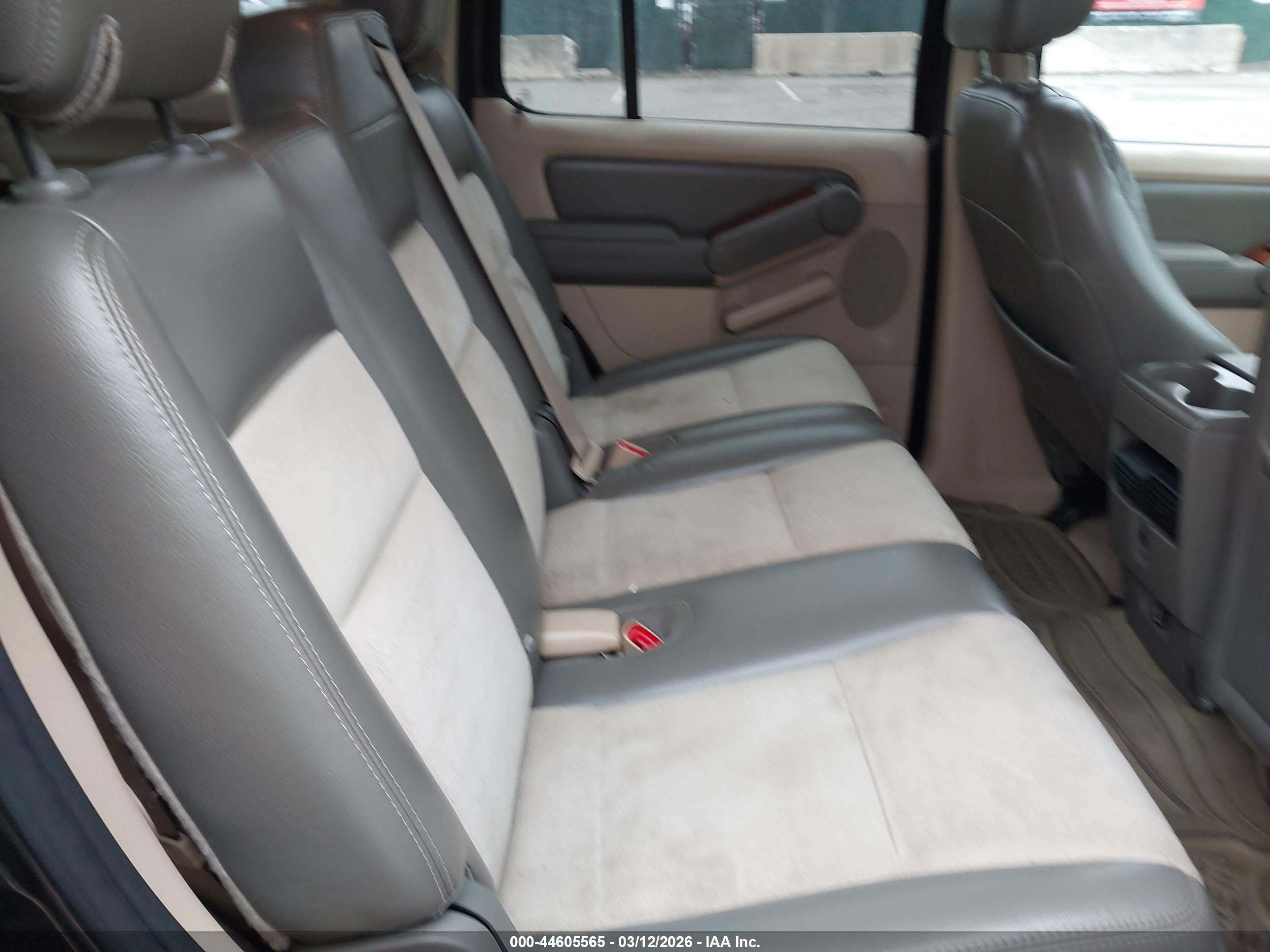 FORD EXPLORER image 8