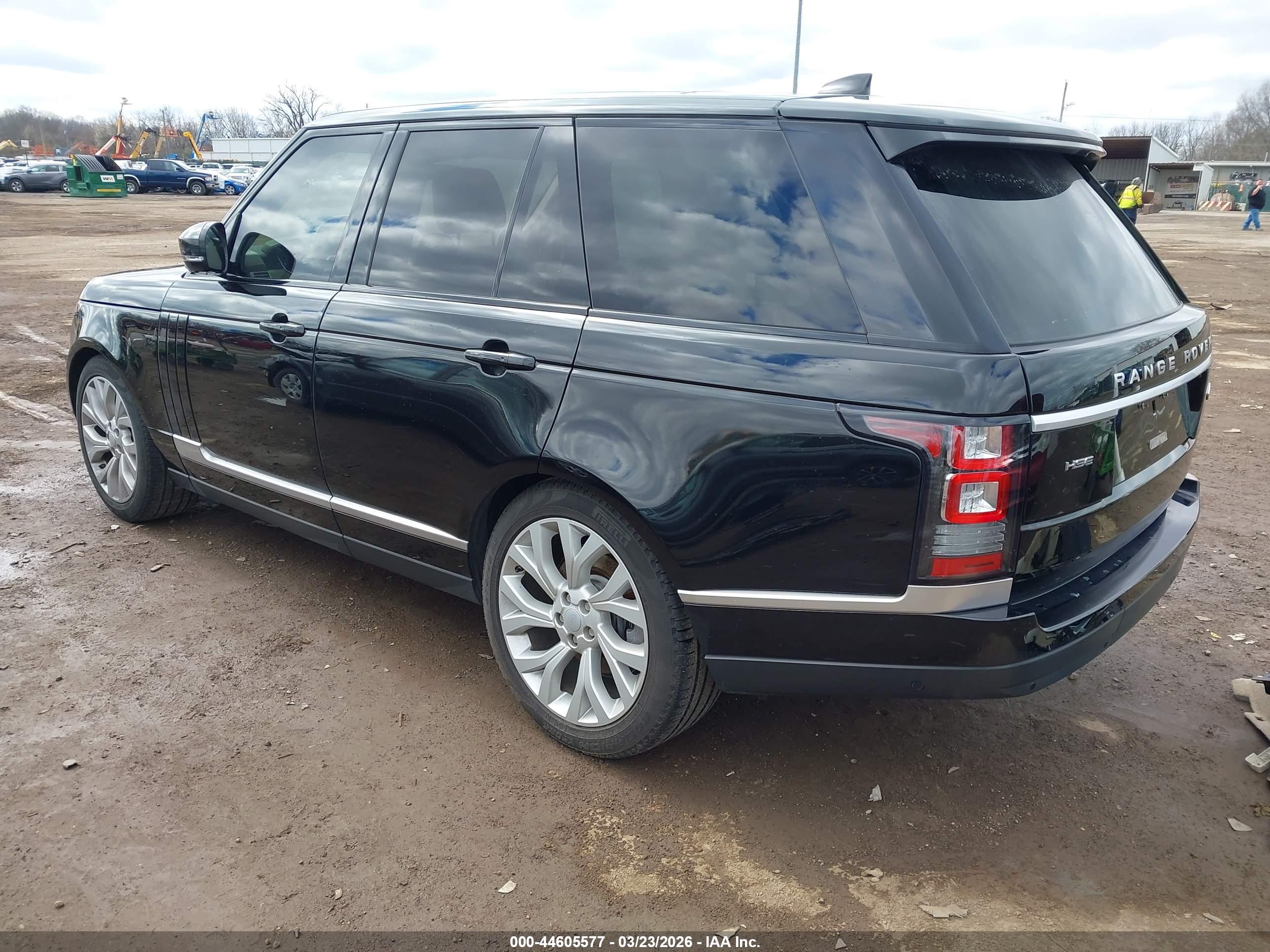 LAND ROVER image 3