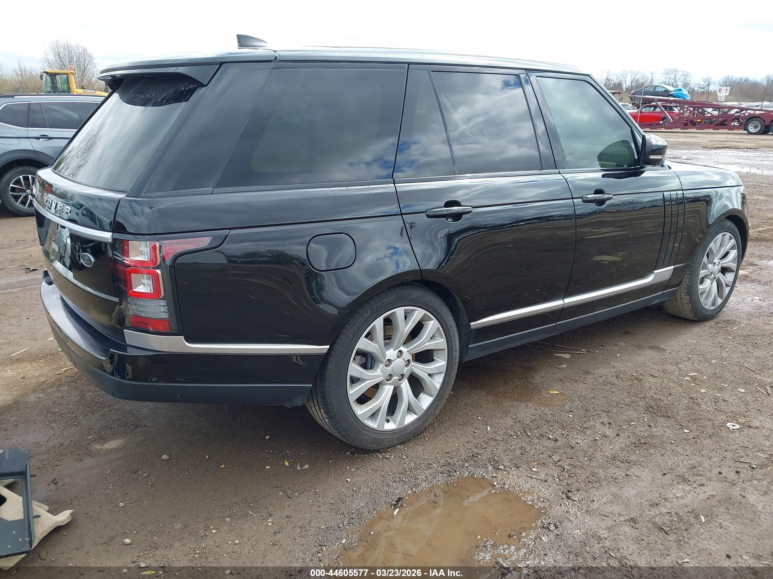 LAND ROVER image 4