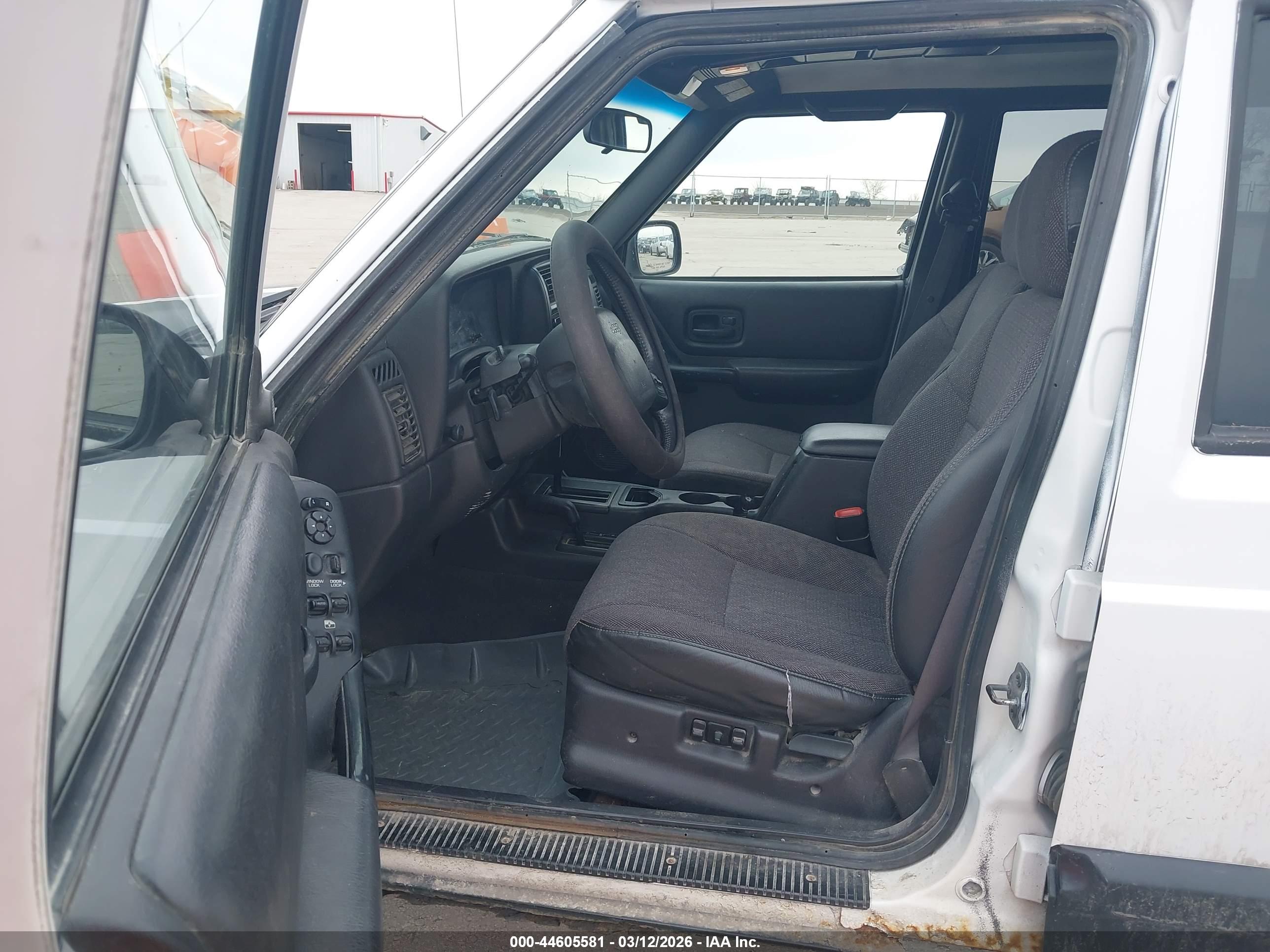 JEEP CHEROKEE image 5