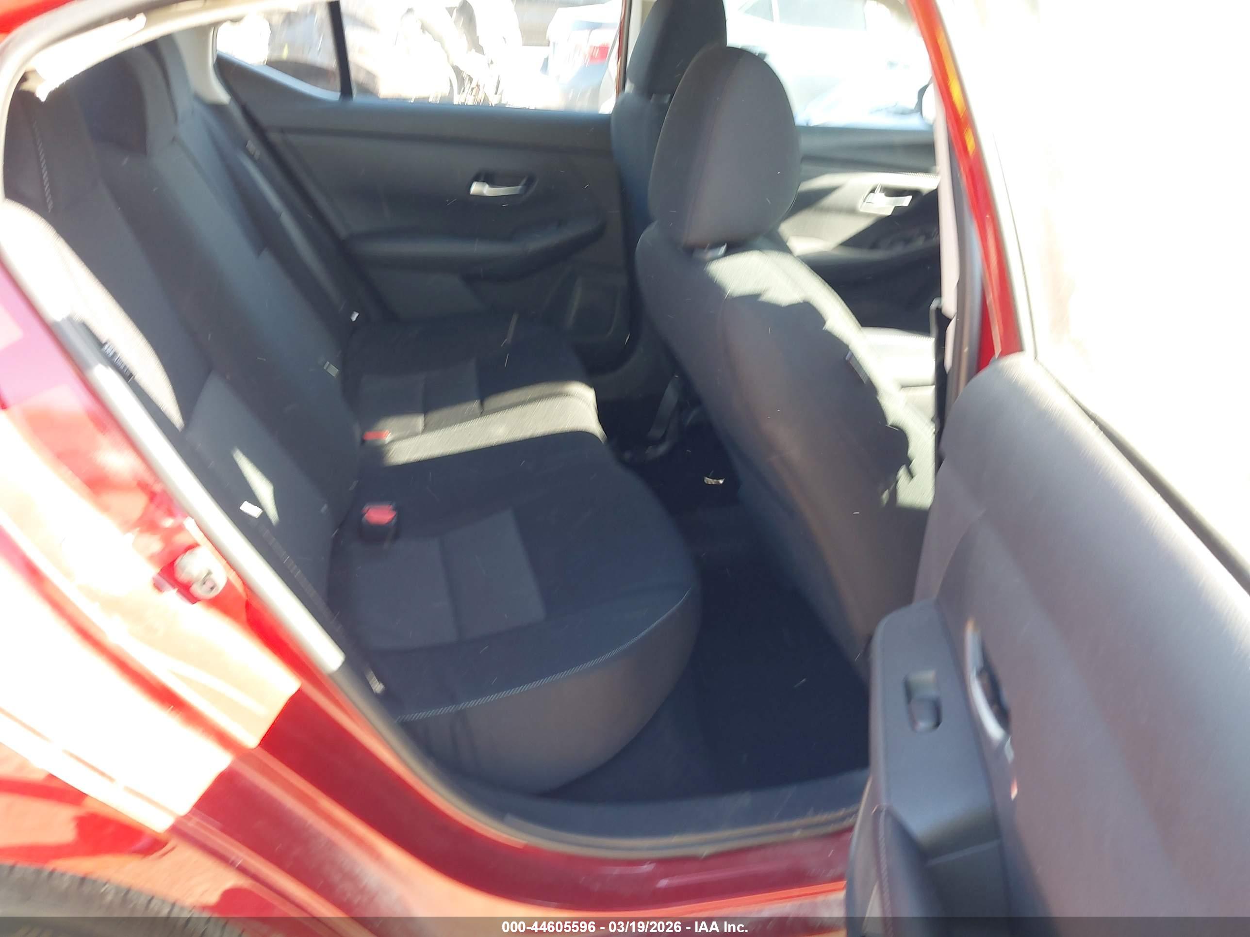 NISSAN SENTRA image 8