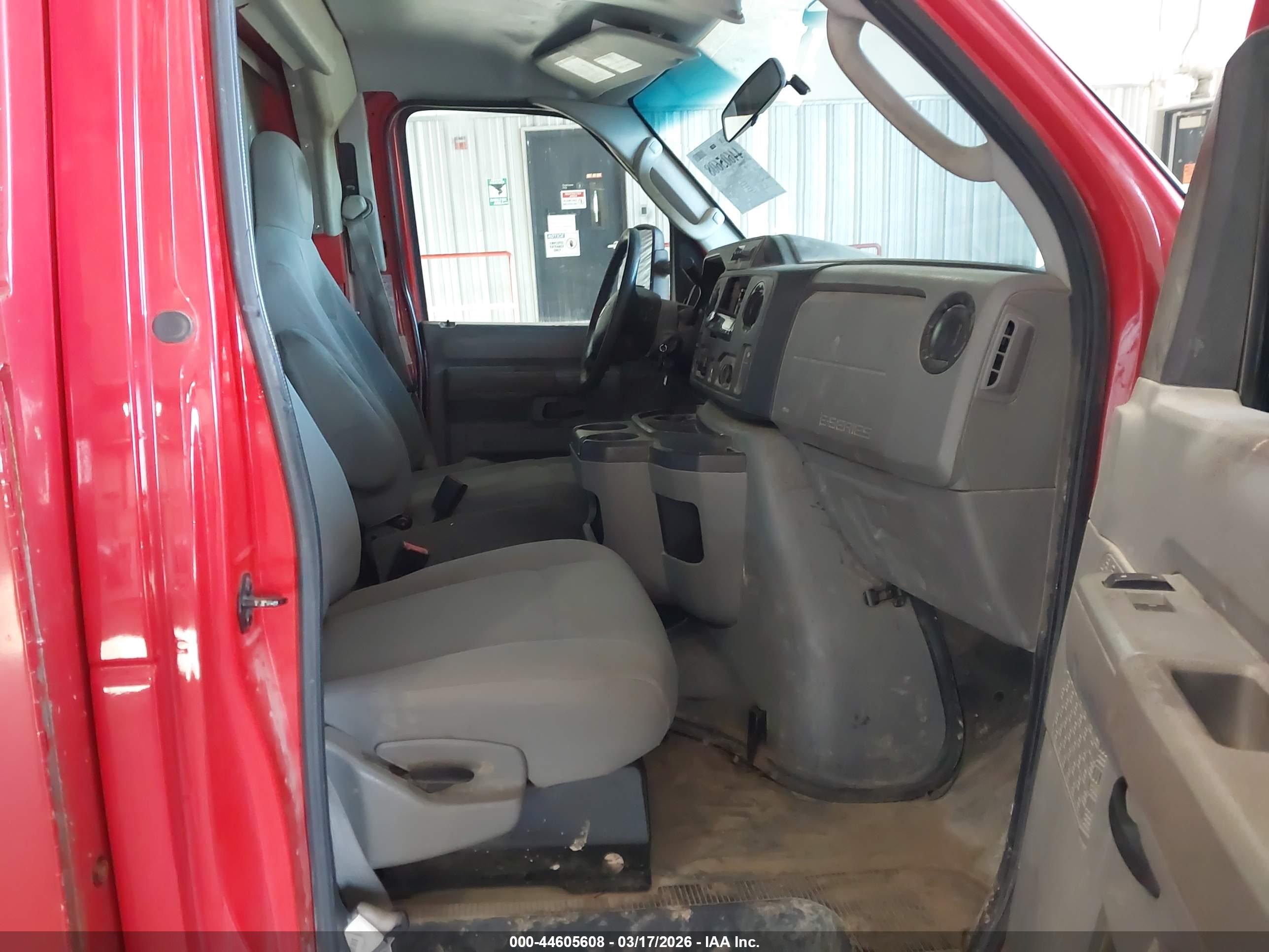 FORD E-350 image 5
