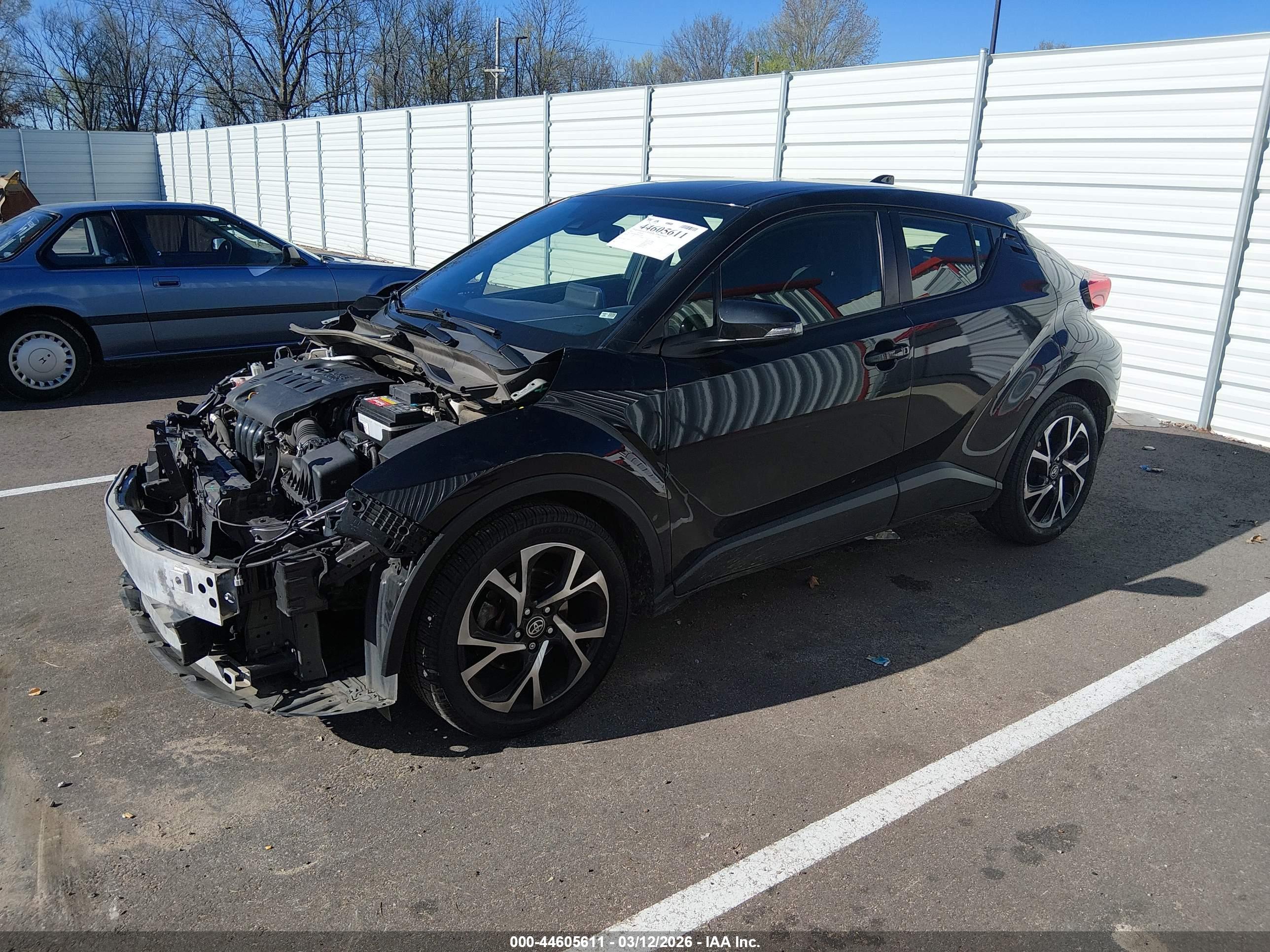 TOYOTA C-HR image 2