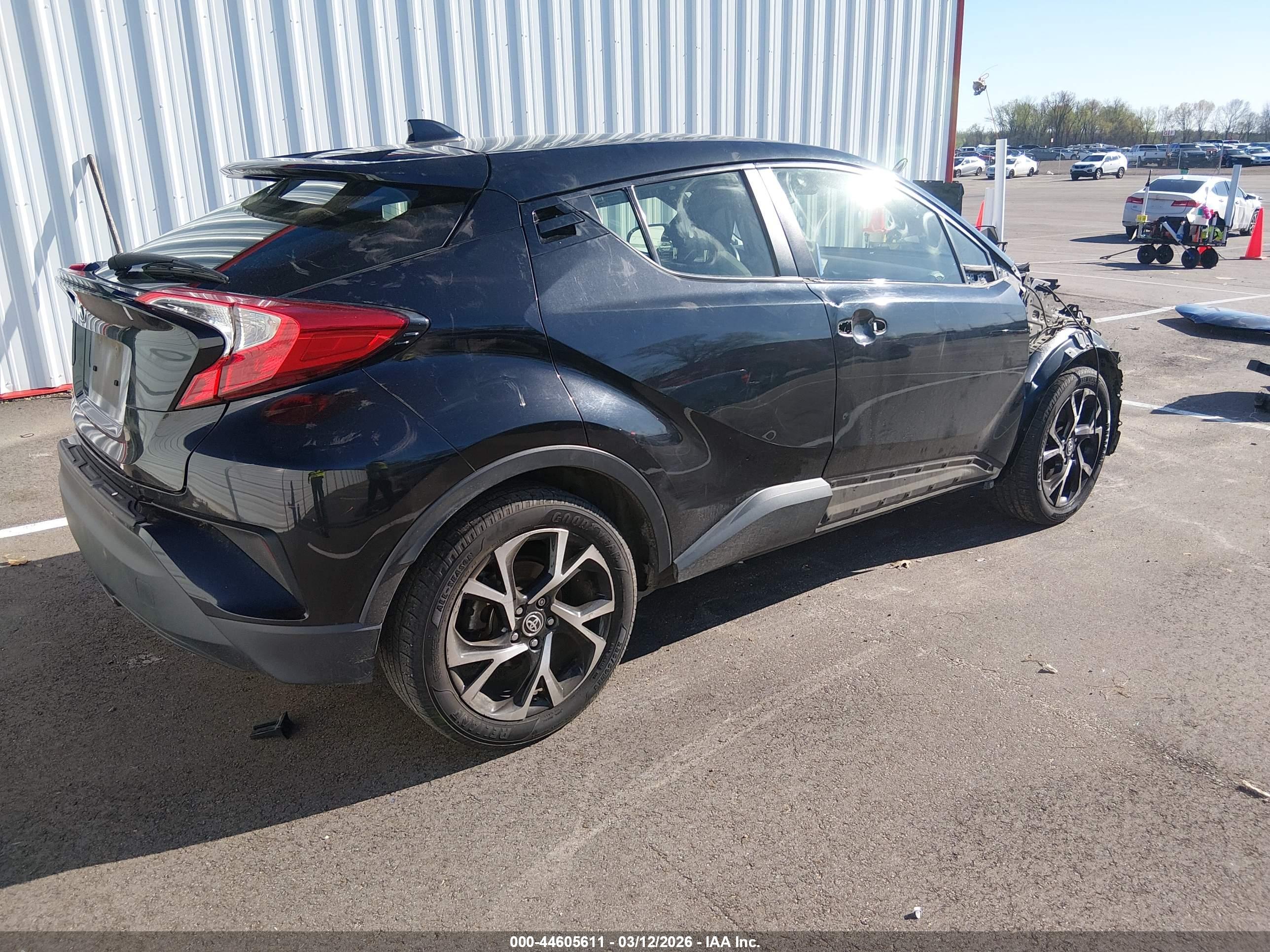 TOYOTA C-HR image 4