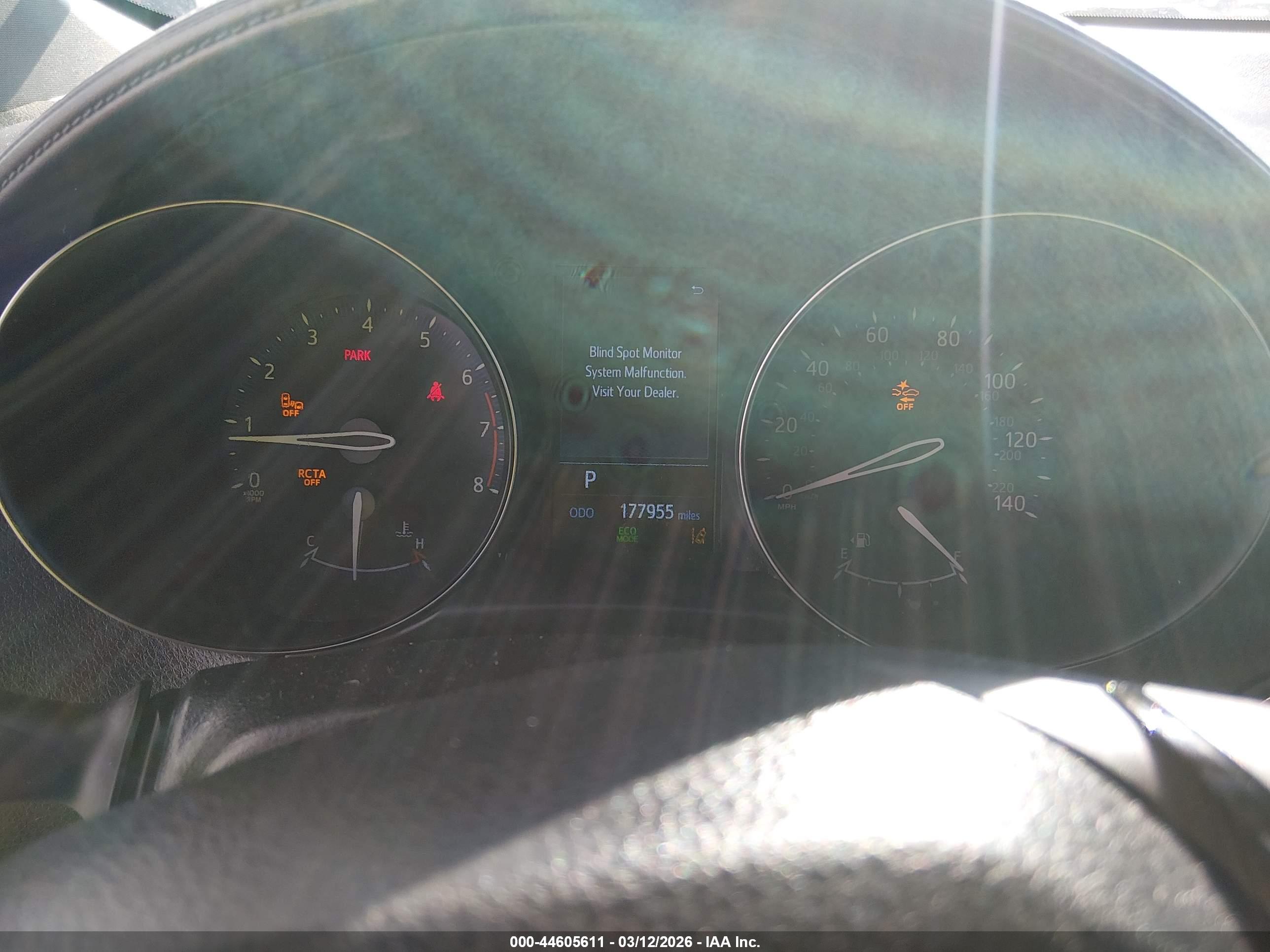 TOYOTA C-HR image 7