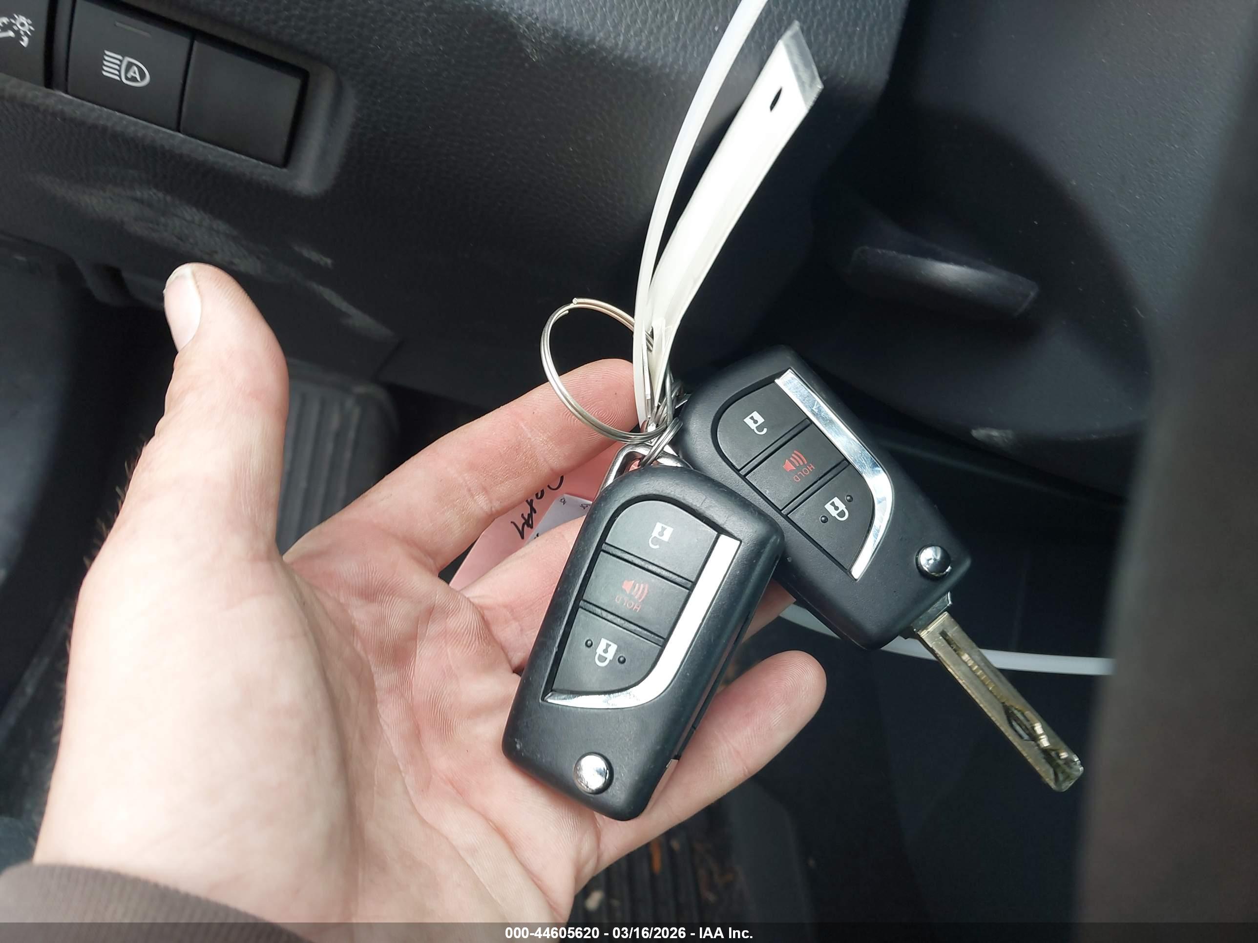 TOYOTA RAV4 image 11