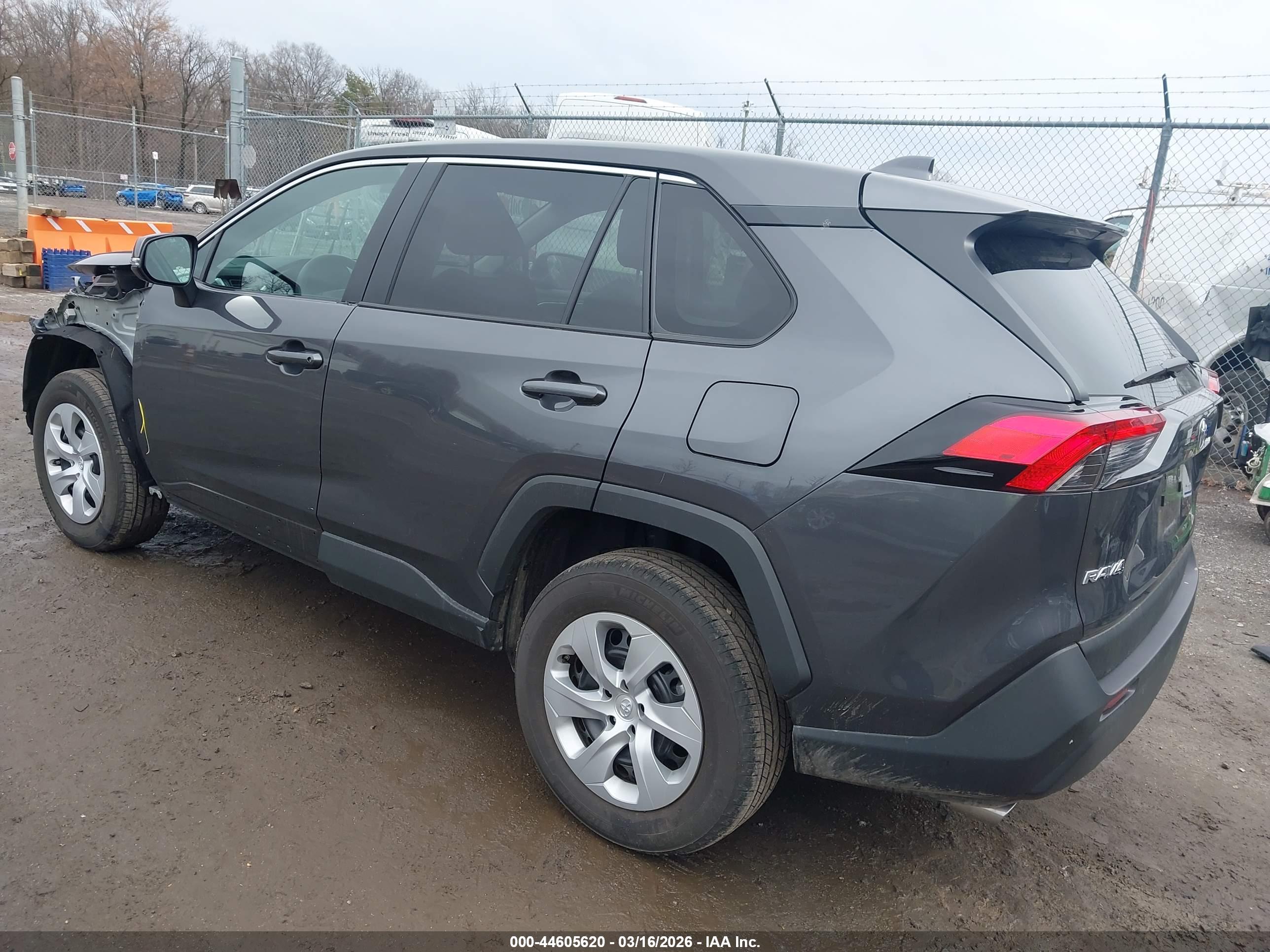 TOYOTA RAV4 image 3