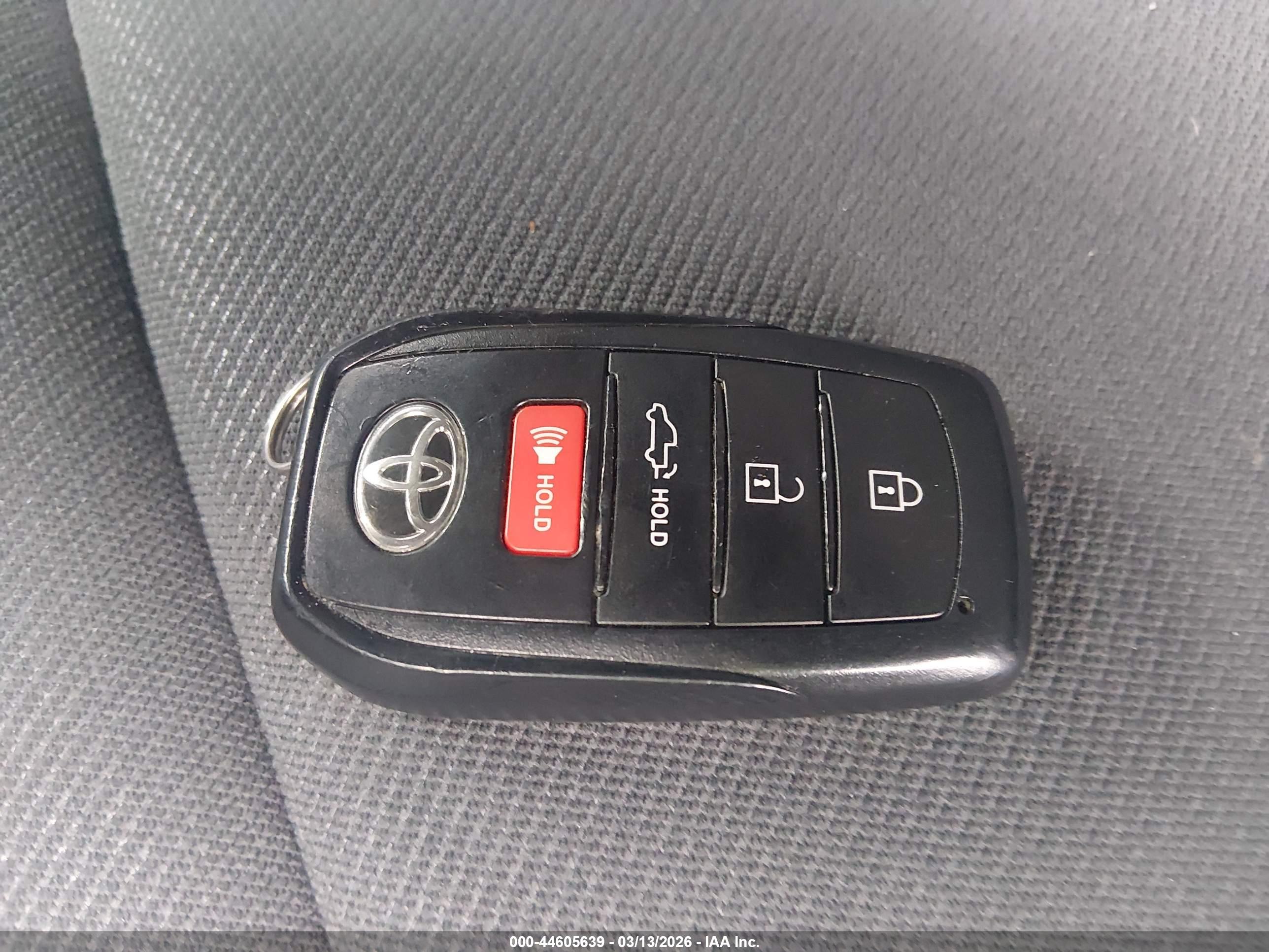 TOYOTA TUNDRA image 11