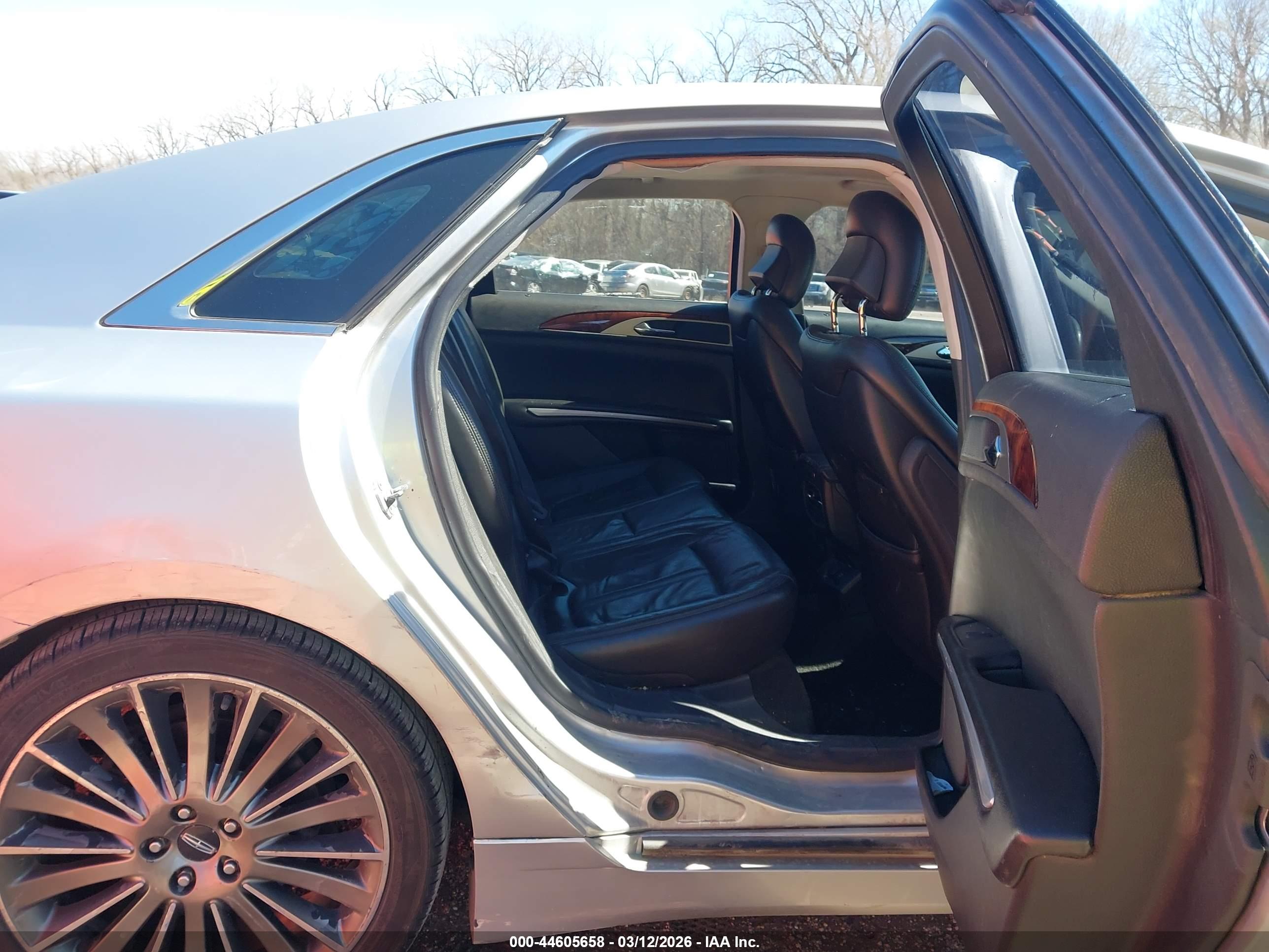 LINCOLN MKZ image 8