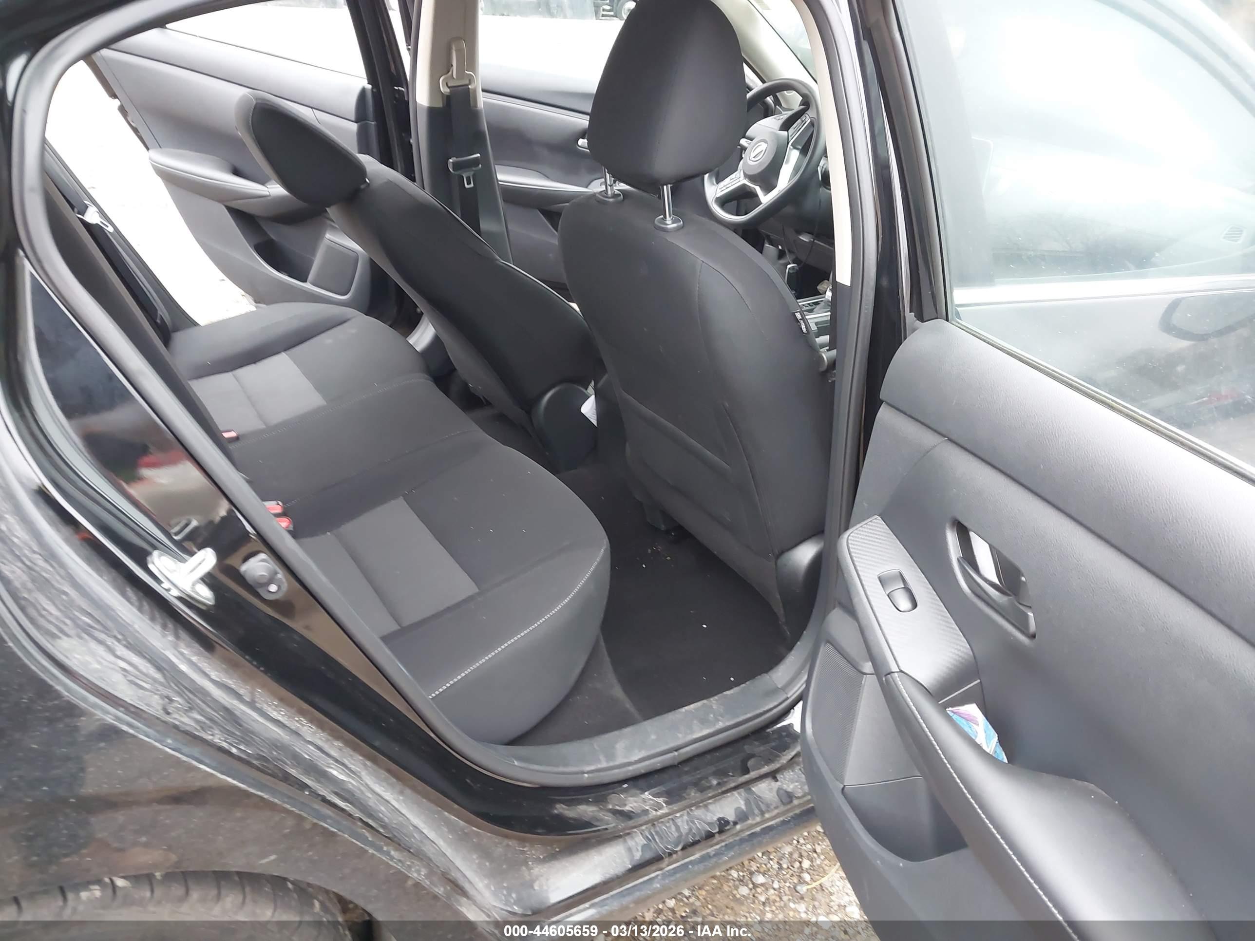NISSAN SENTRA image 8