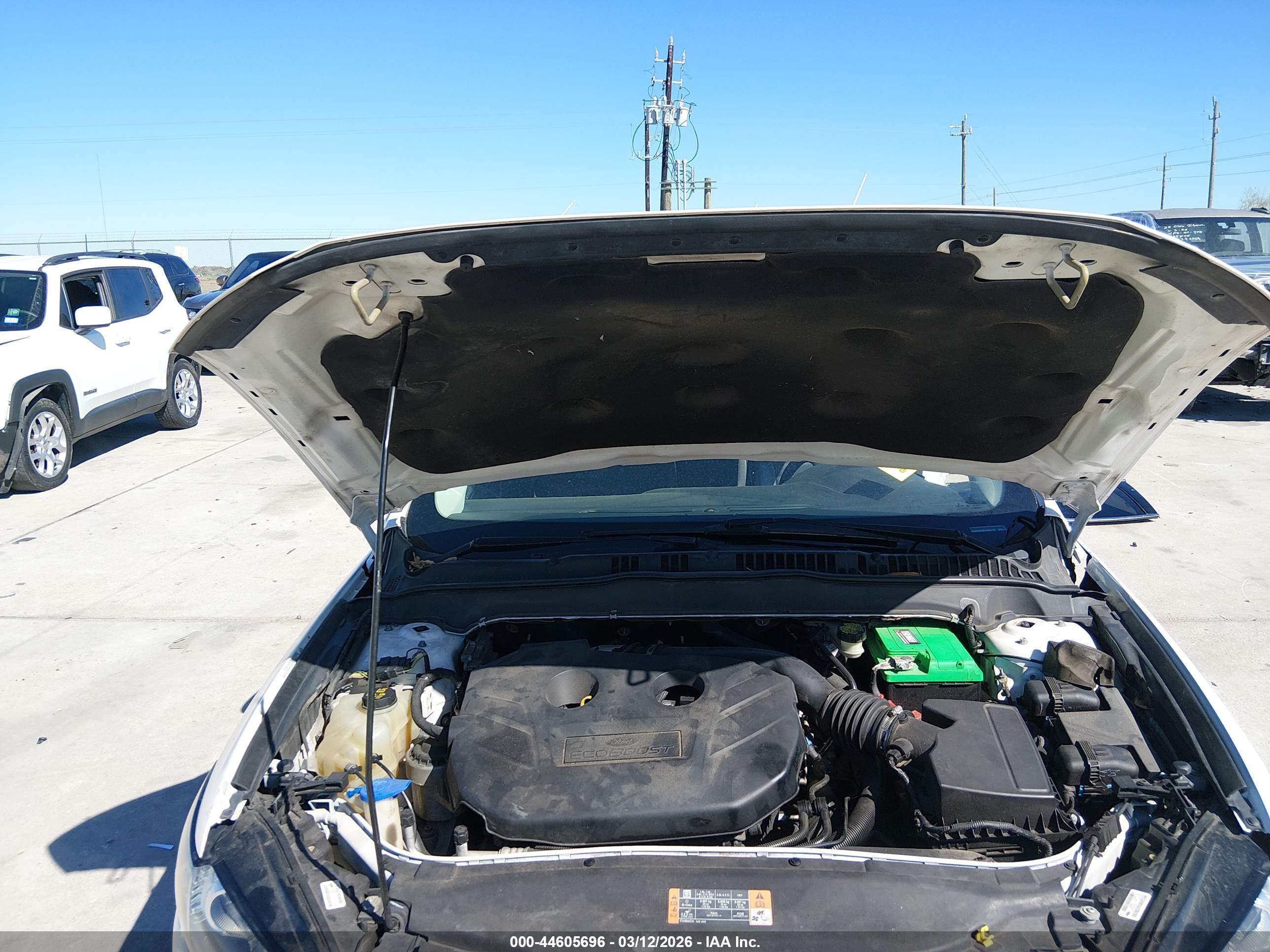 FORD FUSION image 10